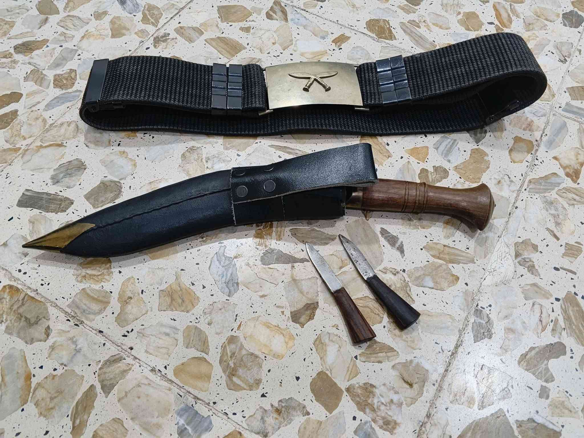 السلام عليكم اخوان عندي هاي الغراض أصليات امريكي شرط كلشي بسعزه العنوان بغداد الدوره ماعندي توصيل *********** واتساب
