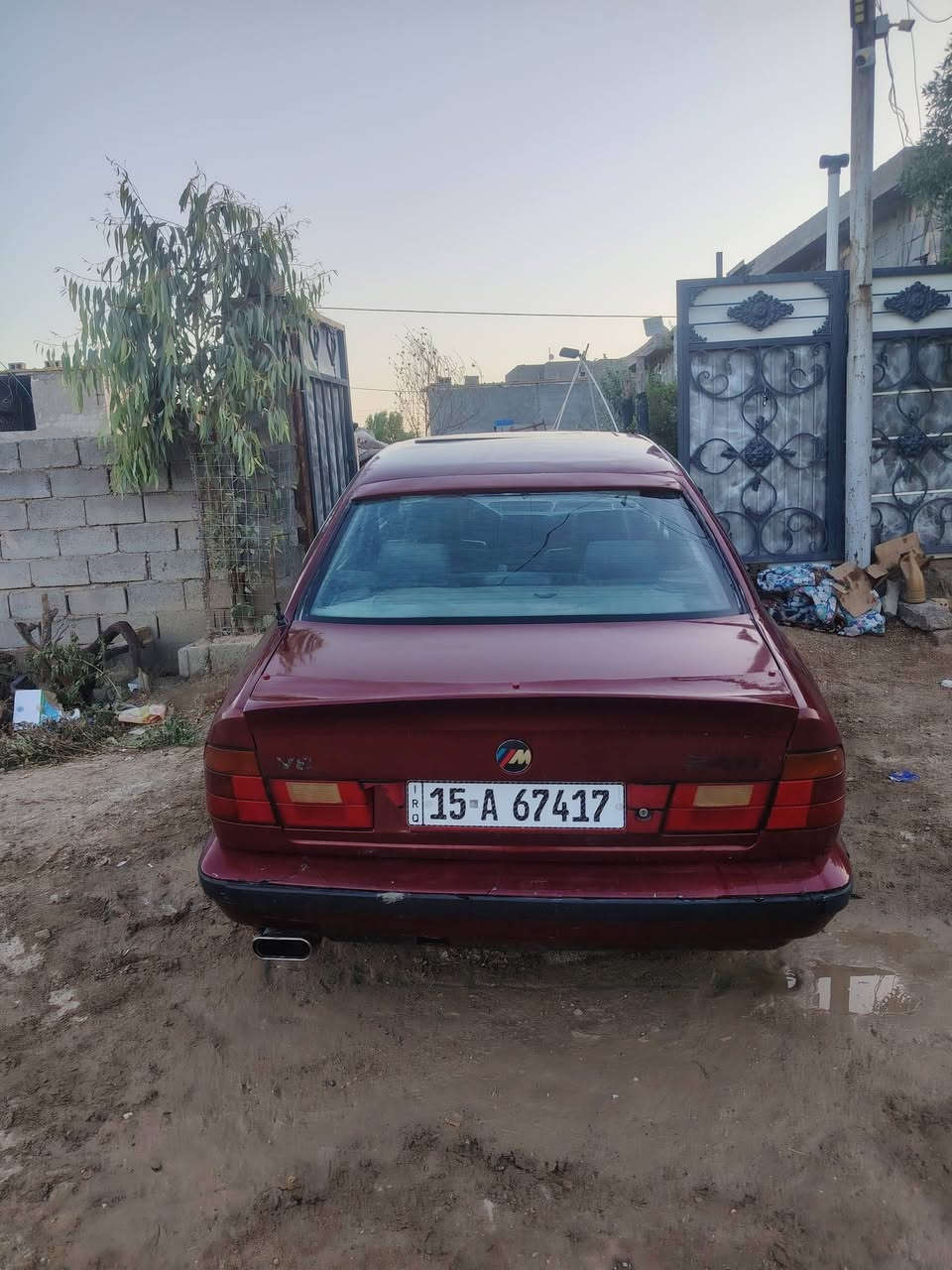 BMW للبيع الضرر واضح بالصوره كير ومحرك مكفول للأستفسار***********
