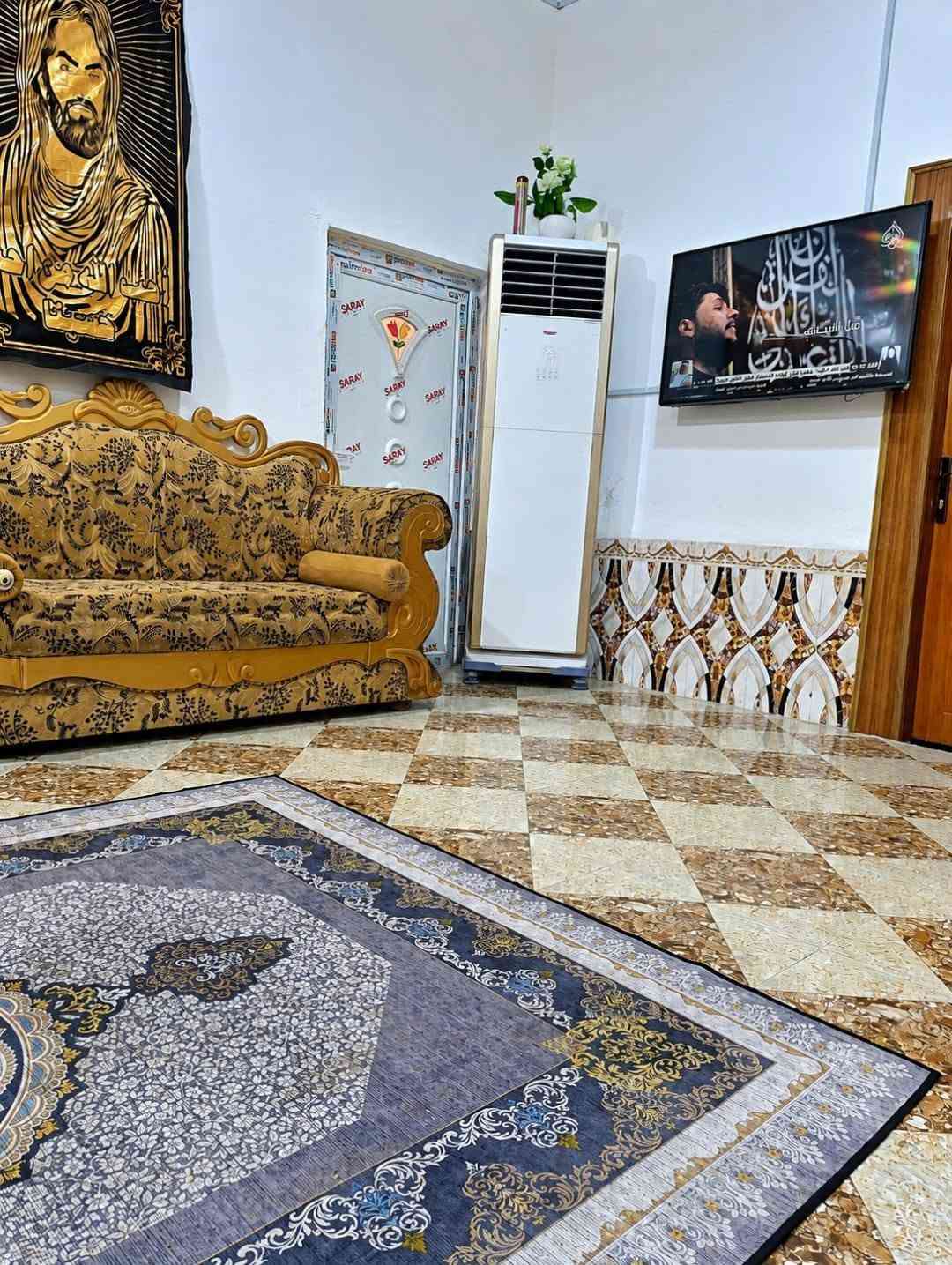 السلام عليكم بيت مساحه 330متر بيت مرتب المكان حاوي العباس بناء بلوك بيت كلش متعوب علي وشراي يتصل سعر 60وبي مجال *********** موافقه ادمن
