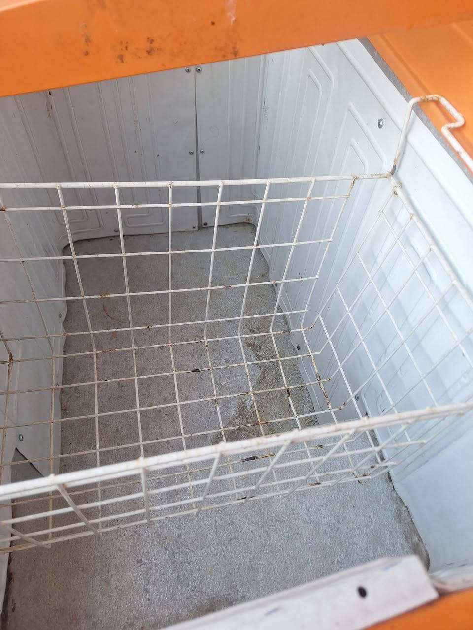 مجمدة عرض تجميدها ضعيف يمكن بيها ليك ابيعها على وضعها فريز خارجي السعر ١٥٠ بغداد جميلة ***********
