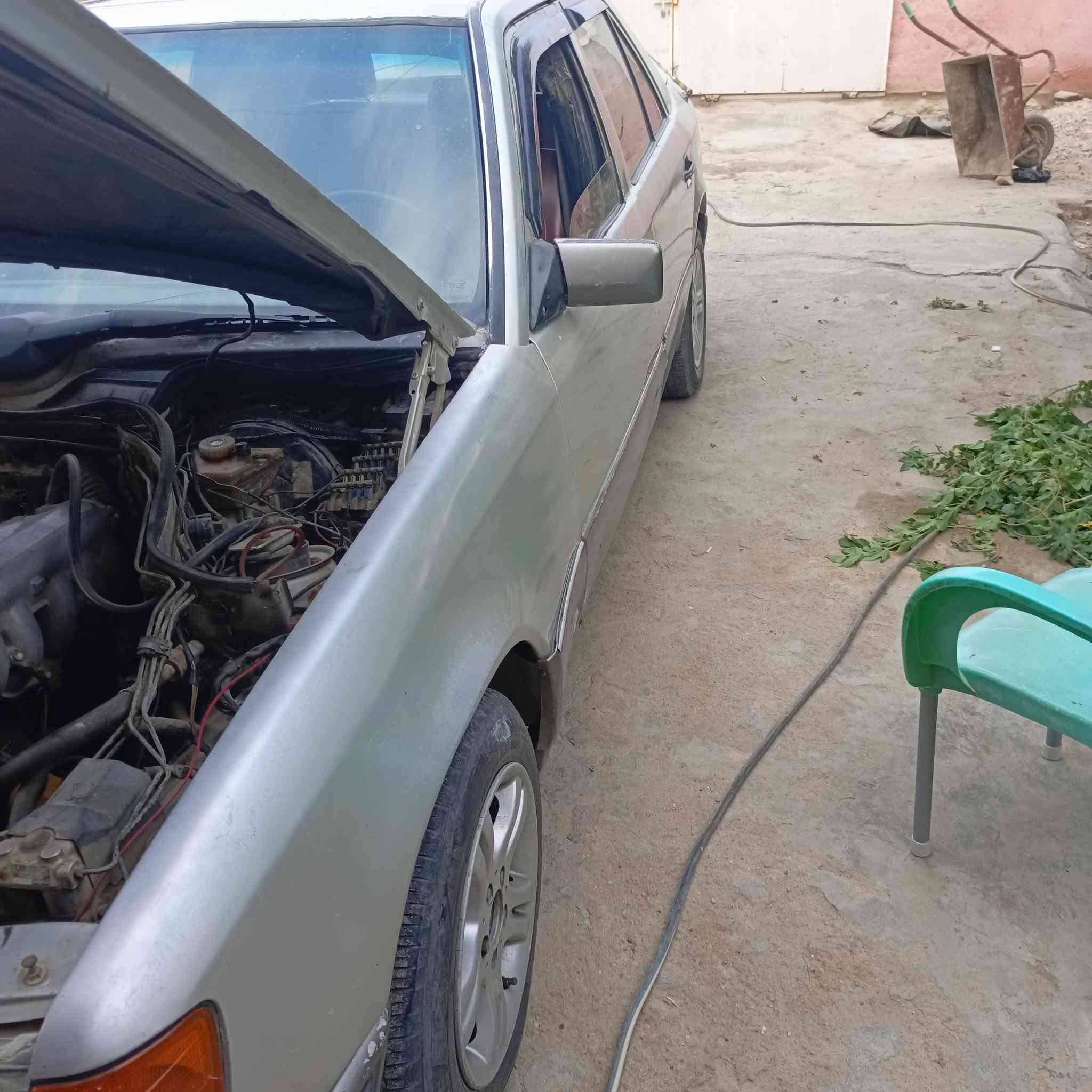 مرسيدس 300E • ٨٧ رقم بغداد • مكينة ٣٠٠٠