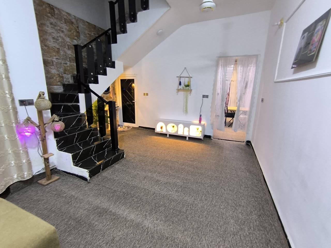 🏡 دار للبيع مع الأثاث – النجف الأشرف / حي ميسان
📍 الموقع: شارع الزوار، قرب شارع 60
📐 المساحة: 100 م²
✨ مواصفات الدار: ✅ بناء طابوق جمهوري
✅ أساس وسقف صب كونكريت
🛏️ غرفة نوم
🛋️ صالة
🚪 استقبال
🍽️ مطبخ
🚿 صحيات
💧 ماء وكهرباء متوفرة
🌐 إنترنت ضوئي
⚡ خط مولدة
🚗 شارع 12 متر
🏫 مدارس قريبة
📜 الطابو: زراعي (إقرار محكمة)
🛋️ الدار تُباع مع الأثاث
💰 السعر: 44 مليون دينار قابل للتفاوض
📞 للاستفسار: ***********
