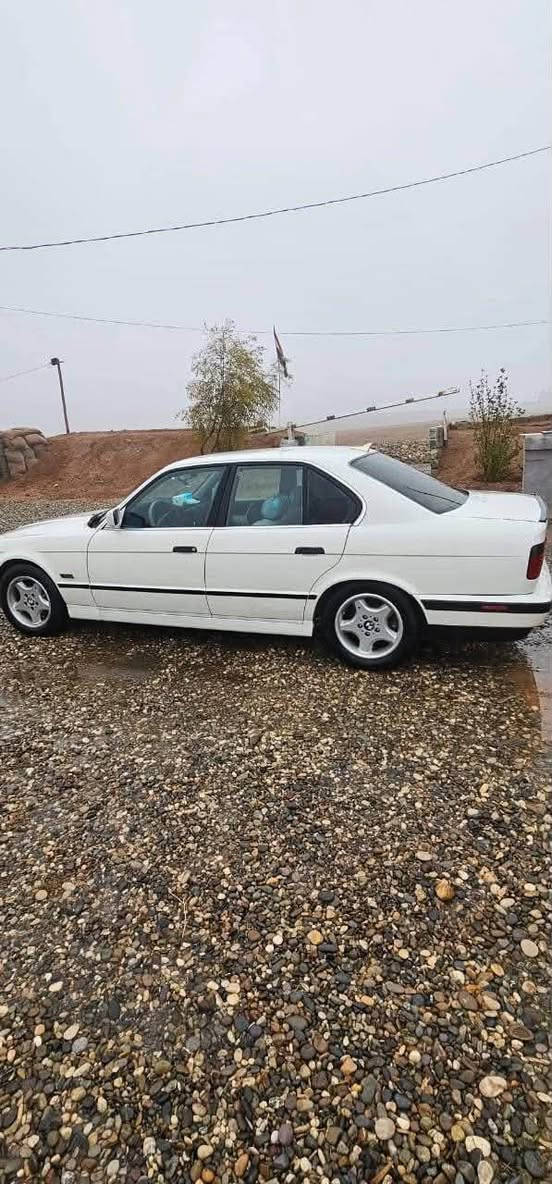 السلام عليكم

موديل 1991

525 كير اوتو بدون ضرر فول

داخل جلد اوف وايت

سلايت طكتين 

رقم نينوى ألماني مشروع بسمي شرط التحويل

جامات كهرب

 اوتو سيارة جاهزة 

65 وبيها مجال للطيبين 

مكاني موصل رشيديه وسيارة احلا من الصور شوفها وتدلل *********** واتساب موجود خاص مفتوح وبالخدمه
