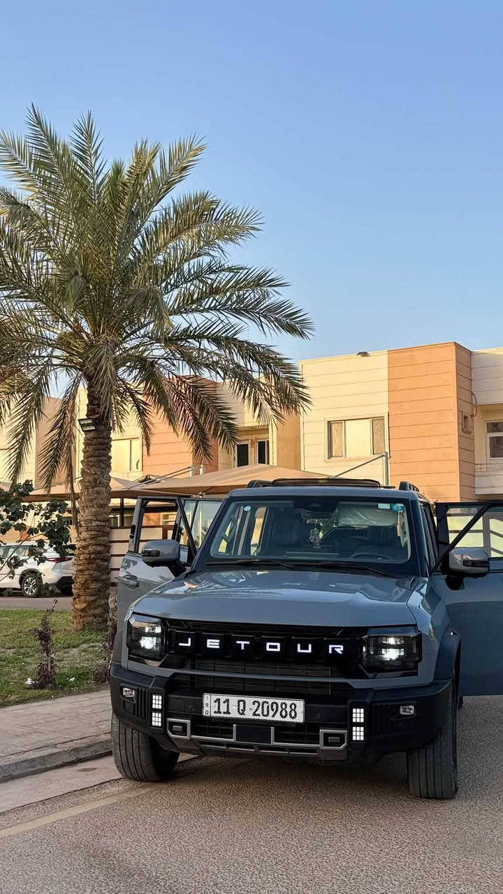 السلام عليكم 
جيتور T2 2026 Plug in 
 PHEV 
السيارة نظيفة كلش على وضع الشركة ماشية 28.000 كيلو متر 
ضمان لمدة عشر سنوات او مليون كيلو متر 
استلام شركة مسار المدينة
كاميرات 360 درجة حساسات امامية خلفية فتحة سقف بانوراما 
انارات داخلية 
Auto hold 
جنطة شفط 
الشحنة الواحدة تمشي 139 كيلو متر 
نظام شحن ذاتي من خلال المحرك  
سستم صوت سوني 
وبعد بيها كلش هواي مواصفات 
السيارة حيل حلوة وما ناقصها اي شيء 

للاستفسار التواصل ‭***********‬
او تواصل خاص مكان السيارة كربلاء
