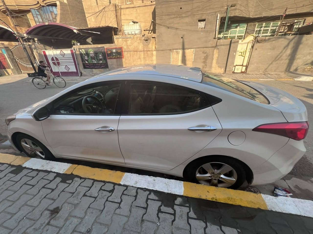 ***********
السلام عليكم
اللهم صلي على محمد وال محمد 
النترا مديل 13 أمريكية
رقم بغداد بسمي تحويل مباشر
  تدفئه تبريد تخم تاير جاهزه السياره
تخم تاير 
حجم الفين 
باتري جديد السيارة شرط احله من الصور 
مكان السيارة بغداد الكماليه
