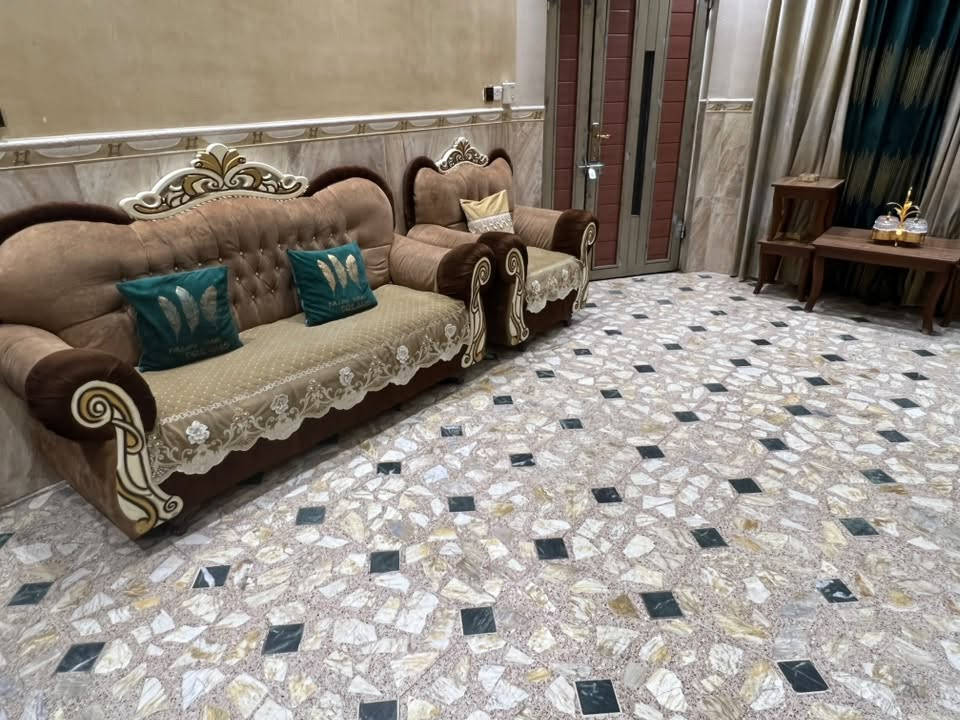 كنب • عشر مقاعد • نظيفه ٩٠٪