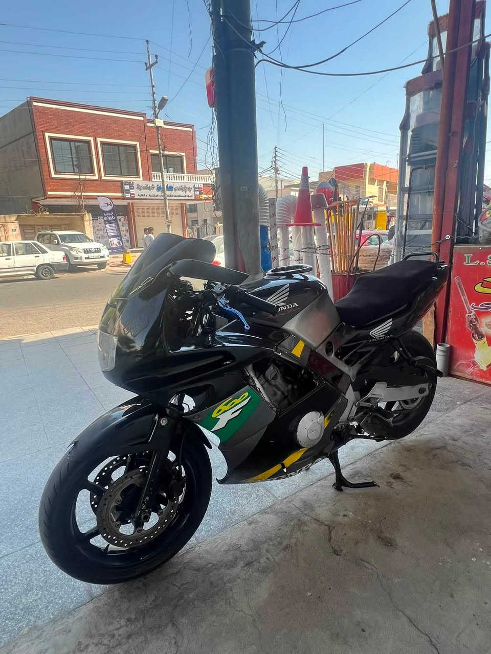 بوو  فروشتن 
من رخصت  لدمن 
للبيع CBR  600cc      F2    مكينه  كبس  برغي مامفتوح  1.2.3. بطناش 🤤   تايرات جديده   دهن  جديد  شركه موتل 
   وزنجيل جديد بس  بيه  نقص  كڤر الصفحه  واضح  بل  صور  وسعره رخيص موو  غالي    وعليه  يدات رياضيه وضاغطه زنجيل رياضيه سعر الدراجه 13 ونص  وبيه مجال  بصيط   
عنواني اربيل  
للتواصل *********** واتساب
