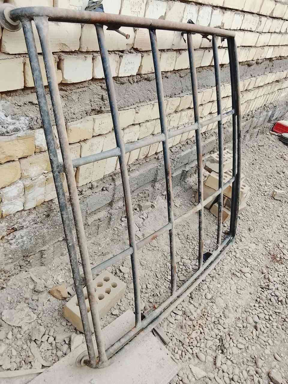 سيباية تفصالة مال كورلا للبيع جنت احمل عليها اجهزة كهربائية تتحمل اوزان عالية ***********
