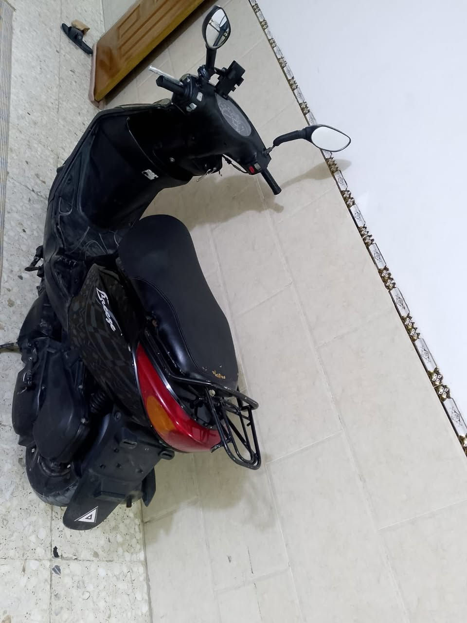 دراجة بريز ابلاديه مكفوله كفاله عامه مكينتها حيل ناعمه نكره سلف هندر كهربائيات كلها شغاله اوراقها كامله السعر 550 العنوان الشعب التلفون ***********
