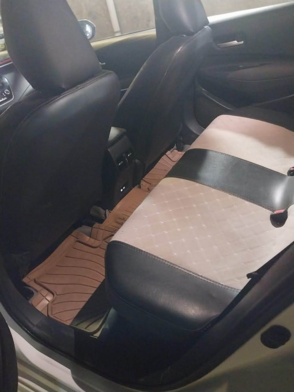 🚗 تويوتا كورولا 2024 (رقم بغداد - باسمي) 🚗
السيارة جاهزة للمشتري والتحويل مباشر .

📋 أبرز المواصفات والحالة:

 الموديل: 2024

 الرقم: بغداد (التحويل مباشر)

 المسافة المقطوعة (العداد): 97 ألف كم

 المكان: بغداد - الأمين

🔍 حالة السيارة والصبغ (كلشي واضح ):

 صبغ شبر  او اكثر شوية تقريباً جوة فتحة البنزين.

 بارد بالجاملغ الأمامي (جهة السايق).

 شخط بالباب الخلفي جهة الصدر ومصلح كارت.

 باقي السيارة كفالة ونظيفة جداً.

💰 السعر: 140 ورقة (14,000$)

📞 للإتصال والتواصل مع صاحب السيارة :

***********
