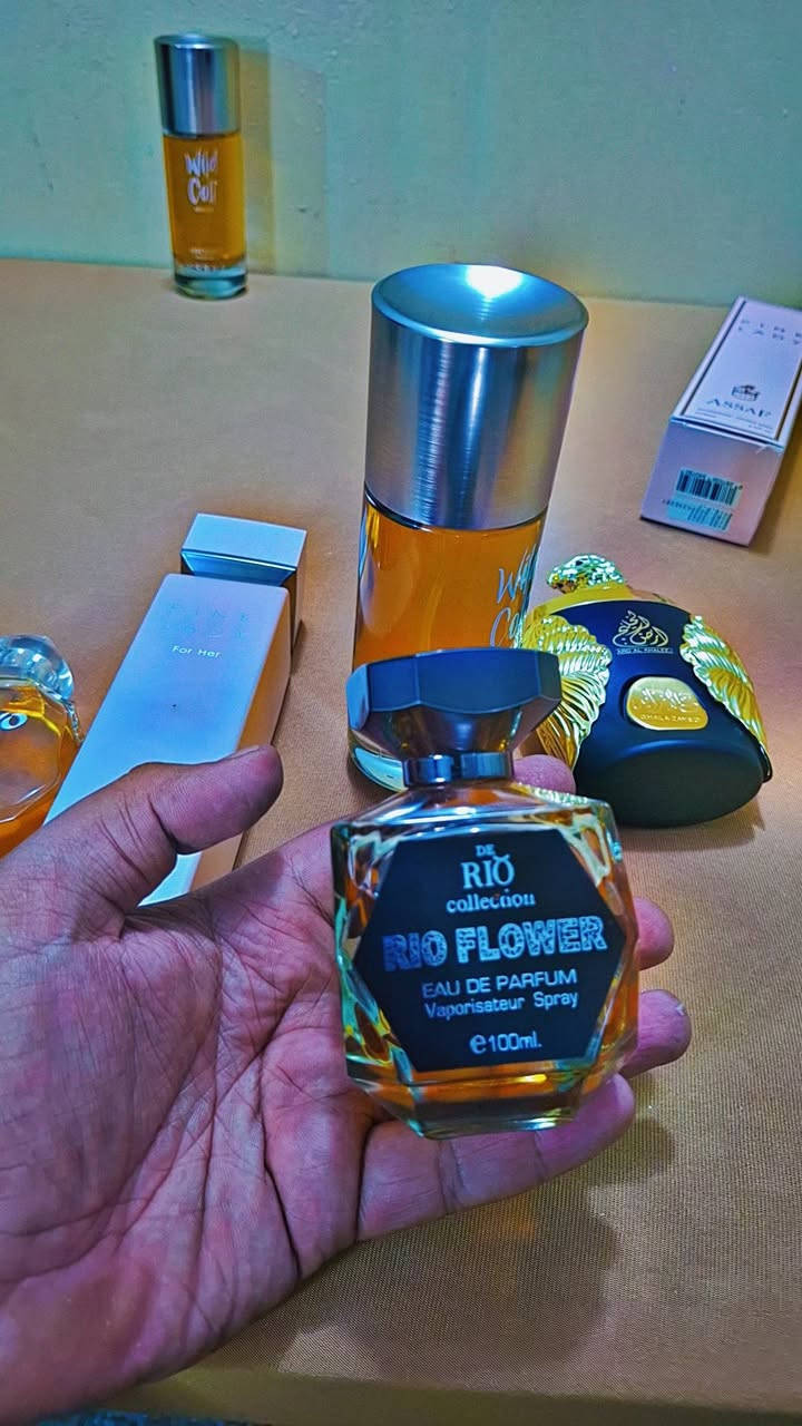 ✨ العطورات العالمية وصلت! ✨
🌹 أرقى وأفخم العطور العالمية
💎 روائح مميزة تناسب جميع الأذواق
🔥 ثبات وفوحان يدوم لساعات
🎁 خيارات رائعة للرجال والنساء

اختَر عطرك المفضل وخلي حضورك يحچي عنك ✨
عطورات عالمية… فخامة تبدأ من أول رشة. ❤️

📍 متوفرة الآن
⏳ الكمية محدودة — سارعوا بالحجز والشراء!
***********
