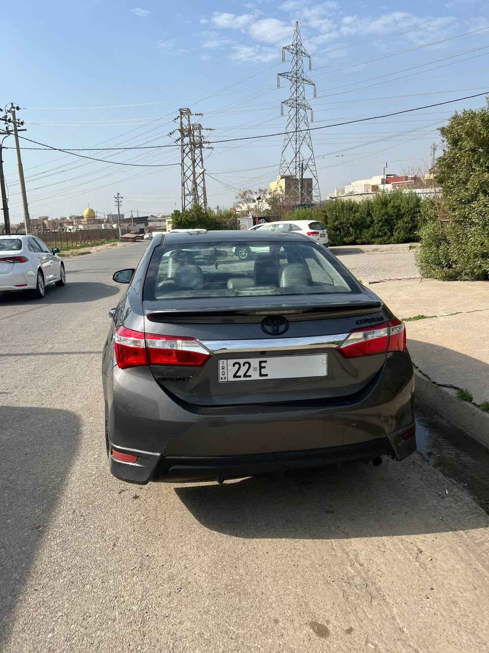 کرۆلا ٢٠١٥ خەلیجی 
بەسمە 
کوشین جلد سپۆڕت
لایی زینۆن بیلادی 
ئاوێنە شەفت
سوکان ڤۆلیۆم
تحدیل سرعة
سیستەمی eco
مەکینە 2.0
160000ڕۆشتووە 
هەموو لەشی سپۆڕتی بیلادی
شاشە 
کامێرای دواوە 
دەرکەی پشت سەیاق سبوخە بێ ژوورەوە 
لەگەڵ بستێک چاملغی پشتەوە
بە شەرتی بەناو کردن 
چوار تایەی نوێیە 
137 وەرەقە و مەجال
ژ.م*********** أربيل, العراق
