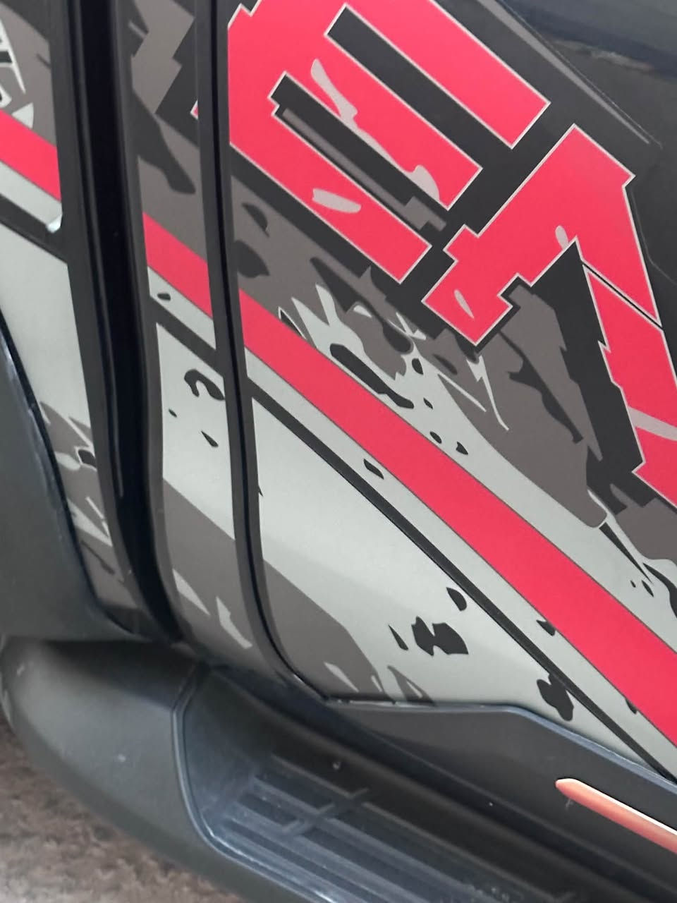 السلام عليكم

للبيع

تيوتا هايلوكس TRD موديل 2023

ساز اصلي

حجم المحرك سته سلندر V6 بانزين

ماشيه100الف

فول مواصفات

مكفول من الصبغ و التبديل و الكير و المحرك فقط يوجد بارد بل باب الخلفي مصور قليل 

رقم شمالي ( وكاله او تحويل)

السعر360 بيه مجال

مكانها البصرة
***********
متواجد وتساب
