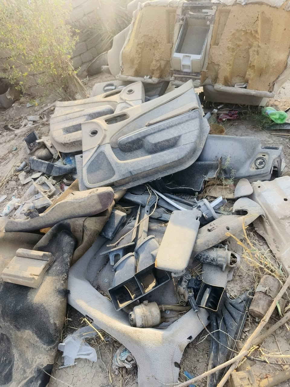 غراض بي ام كشنات جلد طبيعي كهربائي شغلات بطاين بيبان بي ام 3 ابيعهن شلعه 250 مكان ناصريه تصل وعرف بقيه لغراض ***********
