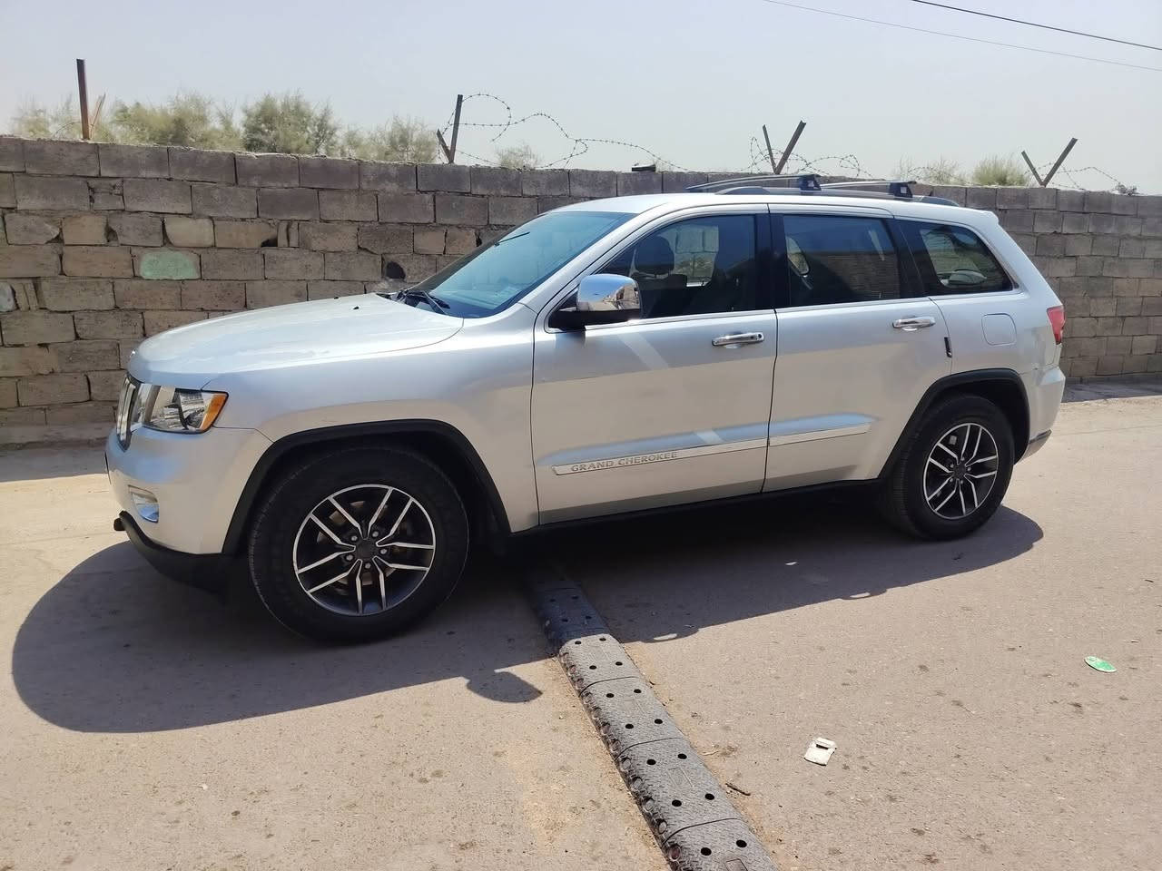 جيب موديل ٢٠٠١١ سيارة جاهزة رقم بغداد سنوية وهزة جدد وهزة كير مكينة تخم تاير ويل كب مال ١٨ سيارة فول ما عدة الفتحة كير مكينة شركة تبريد خير من الله ماشية ٨٢ قحيقي يعني ما ملعوب بل عداد سبير ما نازل السعر 110 وبيهة مجال اخوان جماعة ١٢٠ اعتذر مكان السيارة زعفرانية ***********
