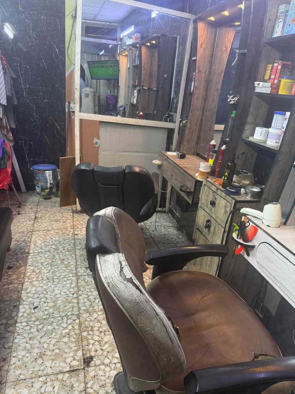 سلام عليكم عندي هذني للغراض للبيع وياهم ٨ قطع بديل الرخام نصيفات كلش اتصل وتدلل *********** بغداد مدينة الصدر
