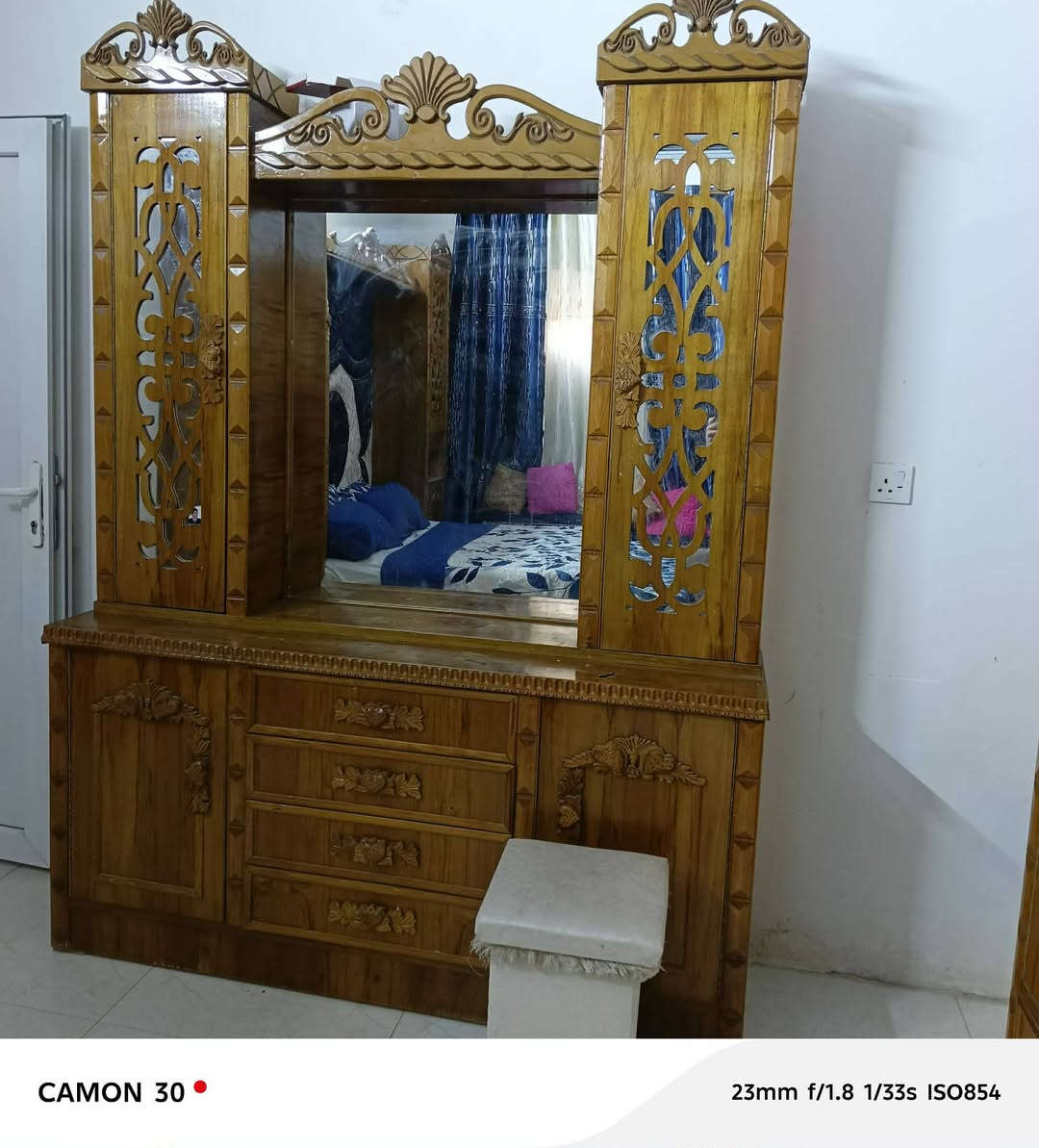 السلام عليكم ورحمة الله وبركاتة غرفة نوم نضيفة جدا عنوان موصل حي العربي السعر 750 الف التواصل ***********

نص مكتوب في الصور:
- CAMON 30 23mm f/1.8 1/50s ISO952
- CAMON 30 23mm f/1.8 1/33s ISO1101
- CAMON 30 23mm f/1.8 1/33s ISO918
- CAMON 30  23mm f/1.8 1/50s ISO809
- CAMON 30 • 23mm f/1.8 1/33s ISO854