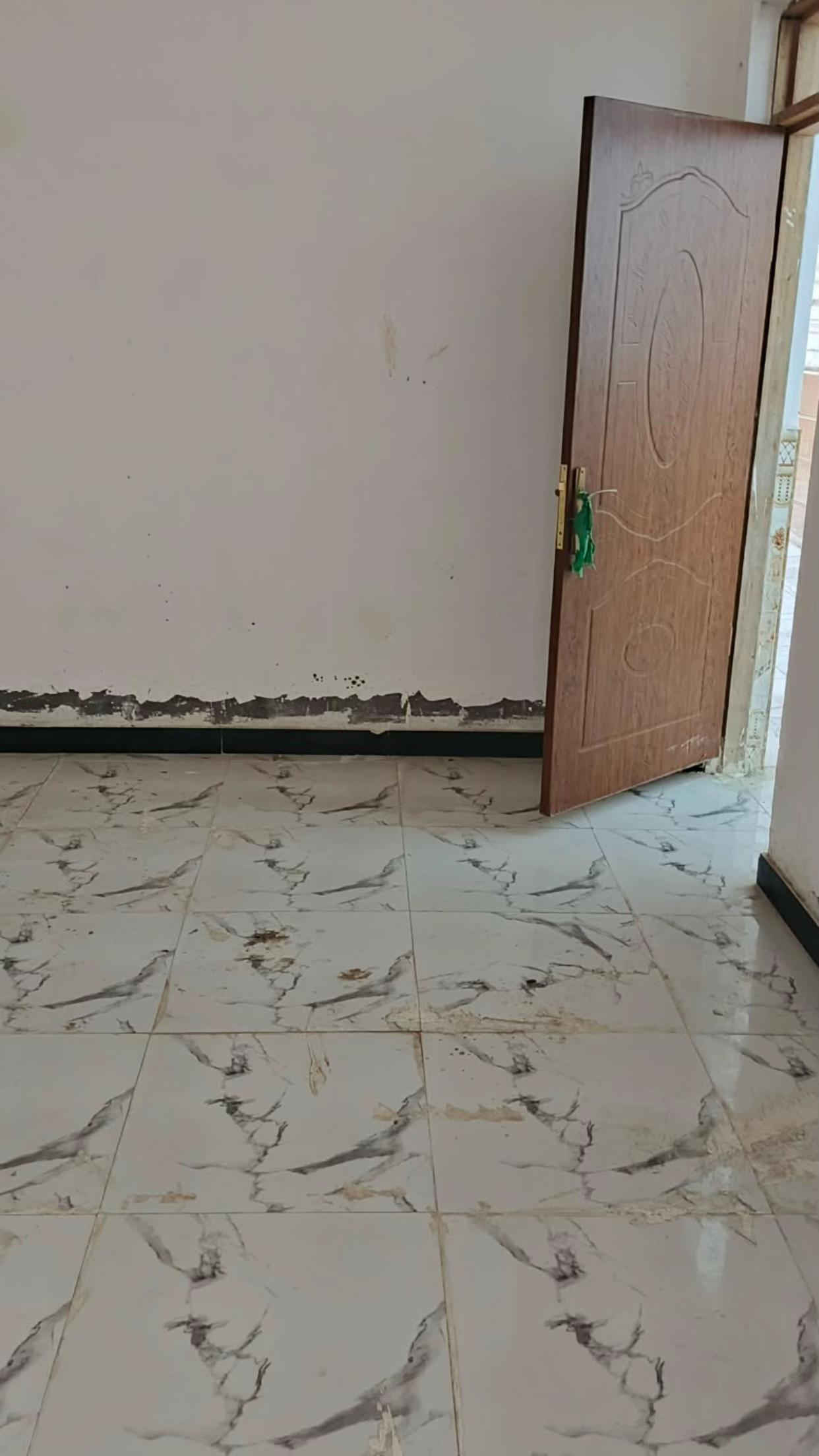 بيت للإيجار العنوان: ميسان . حي العسكري خلف مدرسة الحشد / دوانم لازم الزراعي   المساحة : 150متر متكون من : استقبال صحيات حمام وغرف عدد ٢ومنور وساحة صغيرة ومطبخ وصاله سعر الايجار :  225 الف ***********
