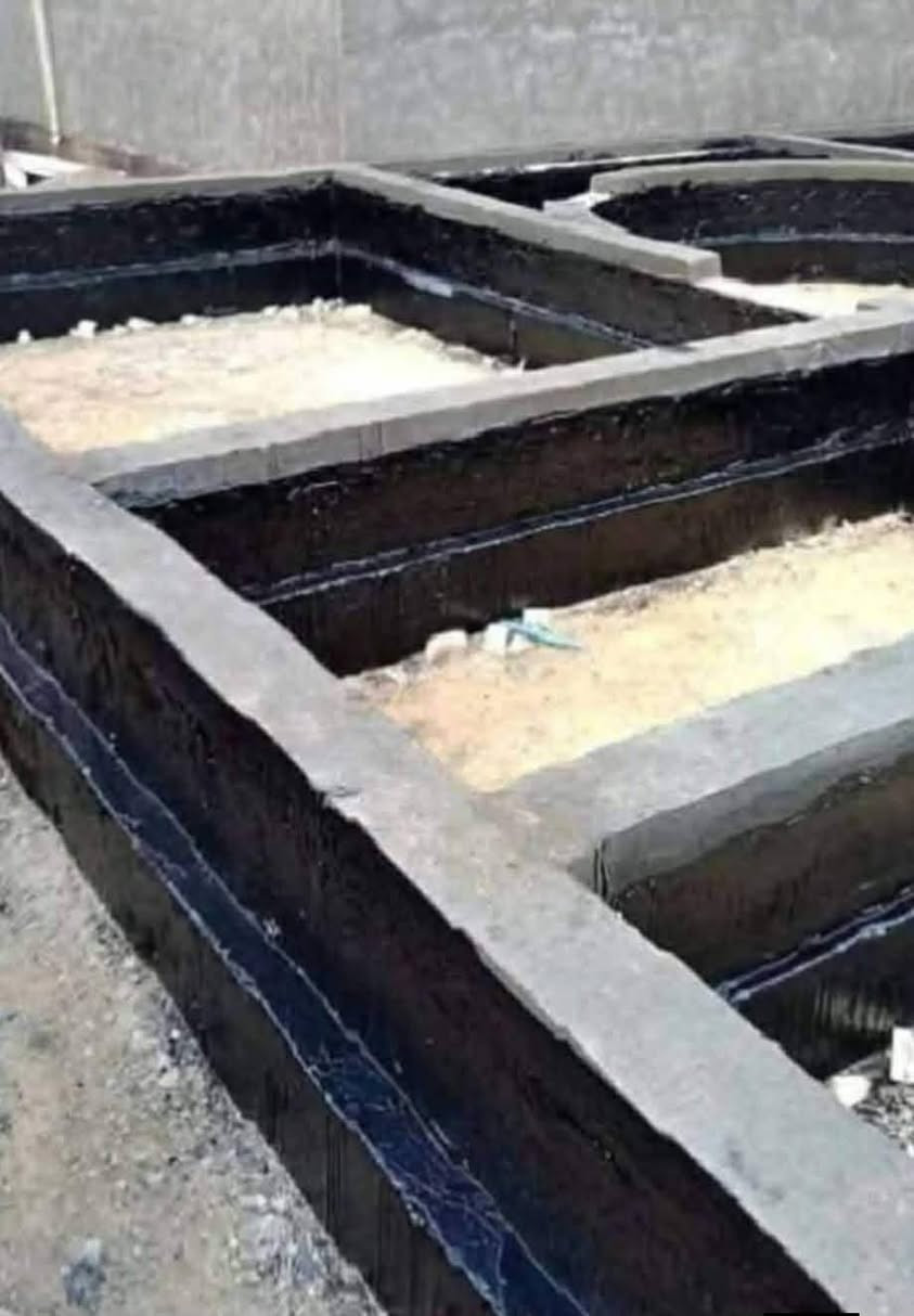 السلام عليكم.
الي يريد تنضيف بيوت 
.أو تزفيت سطوح .دفان بتلوات  .
تصعيد طابوك البتلو  لباخ بتلو . 
صب ارضيات .قلع ارضيات .حفر بلوعات. حفر صوندات تنضيف سيراميك تشربت سيراميك 
اي عمل عندك نشتغل.  . ***********
