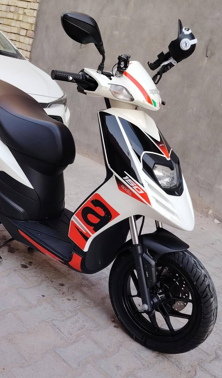 🏍️ للبيع دراجة إمبريال إيطالي 🇮🇹
🔹 موديل 2024
🔹 داخلة العراق 2025
🔹 محرك 1500 سي سي
🔹 أبريك أمامي
🔹 نظام ABS مانع للانزلاق
🔹 مكفولة، ما مفتوح بيها برغي نهائياً
🔹 رقم أربيل
🔹 السنوية مدفوعة الرسوم
🔹 تحويل مباشر

✅ ما تحتاج تروح لأربيل حتى تحول السنوية، التحويل يتم مباشرة.
✅ السنوية باسم الشركة، والشركة موجودة في الكرادة.

💰 السعر: 2,500,000 دينار وقابل للتفاوض

📞 للاستفسار: مراسلة واتساب اواتصال 
***********
