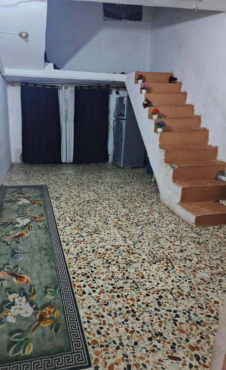 بيت للبيع المساحه 125 السعر 27 مليون وبيه مجال للشراي يدلل موقع البيت حي الزهراء على شارع الشريفات مراجعة دلالية ابو ياسر ***********
