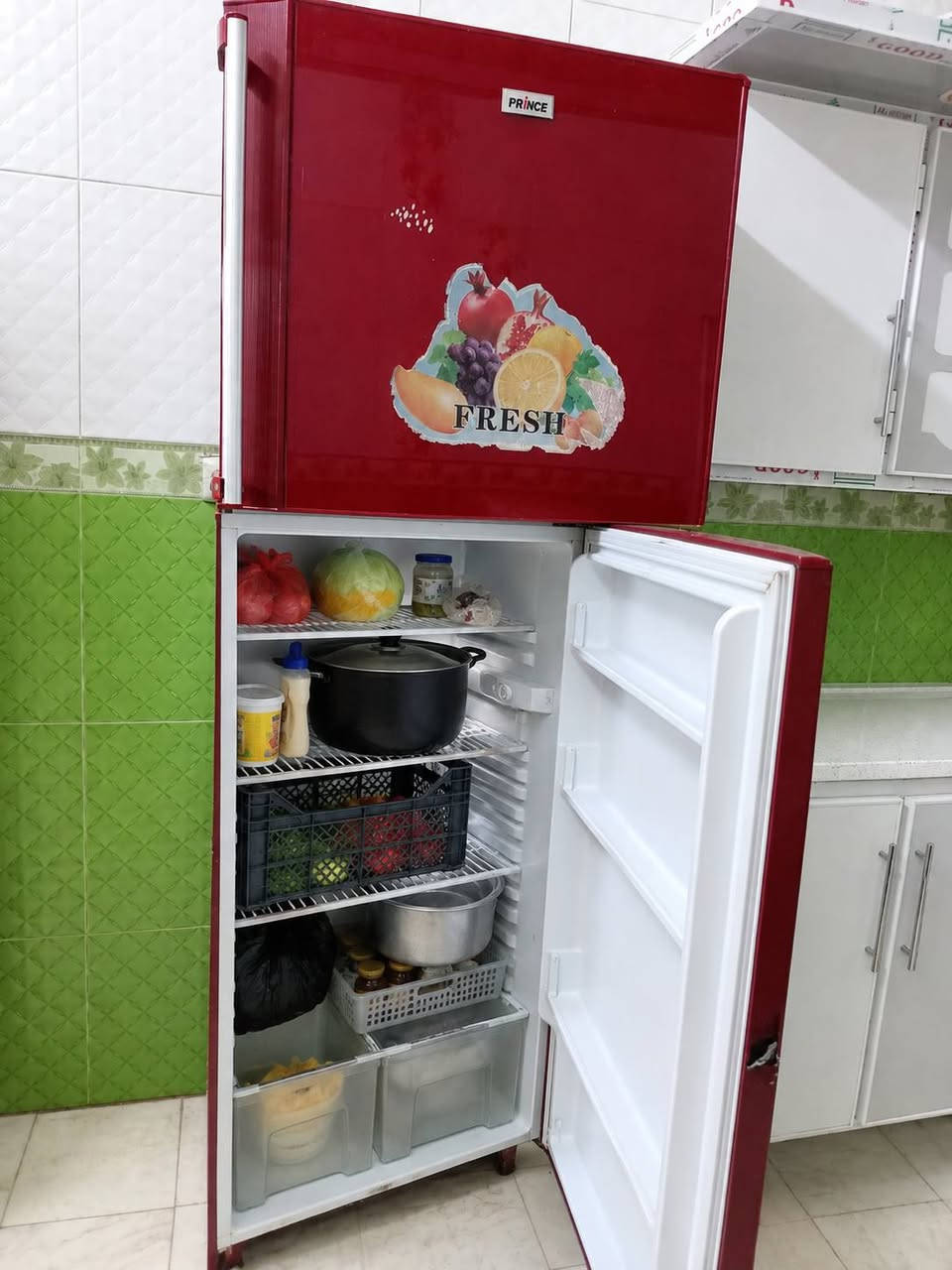 ثلاجة للبيع ارتفاعها ١٧٠ شغال سعر البيع ٣٠٠ الف للاستفسار التواصل على الواتس على الرقم
*********** @إشارة كروب بيع وشراء الغراض المستعملة
