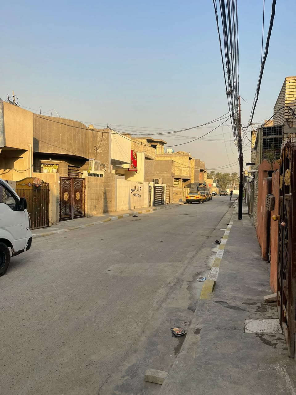 السلام عليكم ورحمة الله وبركاته داران زراعي للبيع مساحة كل واحد 100 متر بناء درجة أولى طابقين حديث بناء شهر 12/2024
منطقة حي الرائسة نهاية شارع 20 قطع بيت سلوم منطقة متوفر بها كافة الخدمات ماء كهرباء وتبليط شوارع عريضة  السعر 135 كل بيت للاستفسار الاتصال على الرقم 
***********
