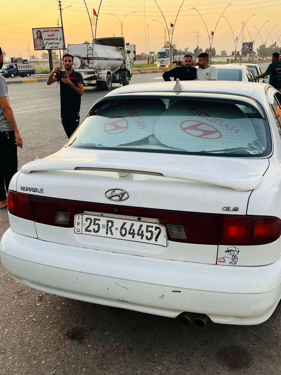 يا الله 
سلام عليكم 
سوناتةً تو ٩٥ مامصبوغة مكينة وكير مكفولات كير عادي.   
سياره شوفت عينك مابيه ايي نقص 
داخل حلو سياره جديده بمعنه الكلمه 
لون ابيض / 
سنويه بسمي رقم الجديد 
عارضها / 43 بيه مجال بسيط 
مكاني / ديالى ناحيه السلام / على طريق دلي عباس /
رقمي 📞 ***********/ بي واتساب 🤙
