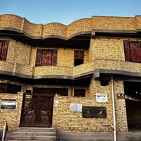 دار للبيع الشعلة/ ثاني بيت عن طريق بني زيد الرئيسي شارع جمعان خمس غرف ...