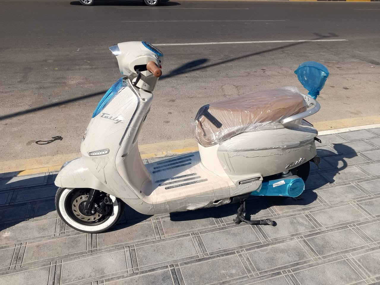 سلام عليكم عندي درجة شحن كفاله
عامه ستخدام قليل جديده بعده فول موصفات 6بطاريات للبيع سعره 850وبيه مجال بسيط المكان ساحة عدن و الشعله ***********
