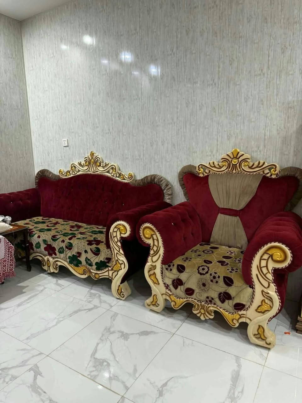 طقم كنب • ٨ قطع • مقاسات مختلفة