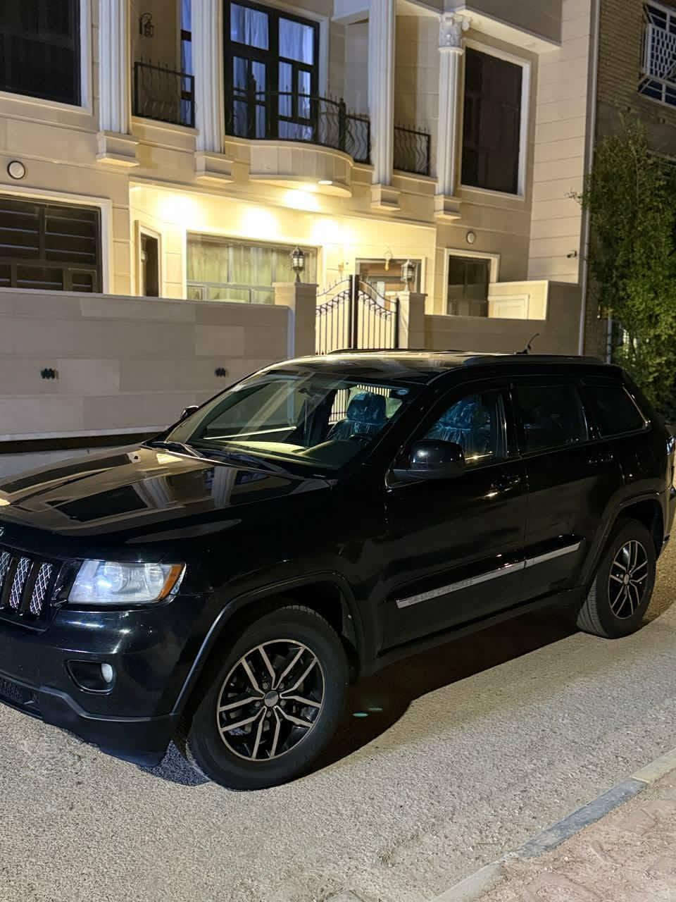جيب لاريدو 2012 وارد امريكي V6 كفاله عامة ماعده دخه بل جاملغ لخلفي ومكحله بل كات وبل جاملغ امامي  موصفات فور ويل دبل اكسل مري كلاب تبريد تدفئه تدفئه بل مرايات شاشه جبيره ويل مال 2019 لسبير مالته مانازلل ابدد سياره كير ميكنه خير من الله وياه لايت زنون مانع نزلاق سعره 175 وبيه مجال 
العنوان كوت واسط الرقم ***********
