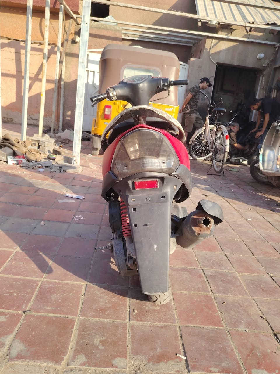 سلام عليكم دراجه ماكس مزوده كالمله اوراق منا فيس السعر 450وبيه مجال مكاني بغداد جسر ديالى القديم 
رقمي ***********
