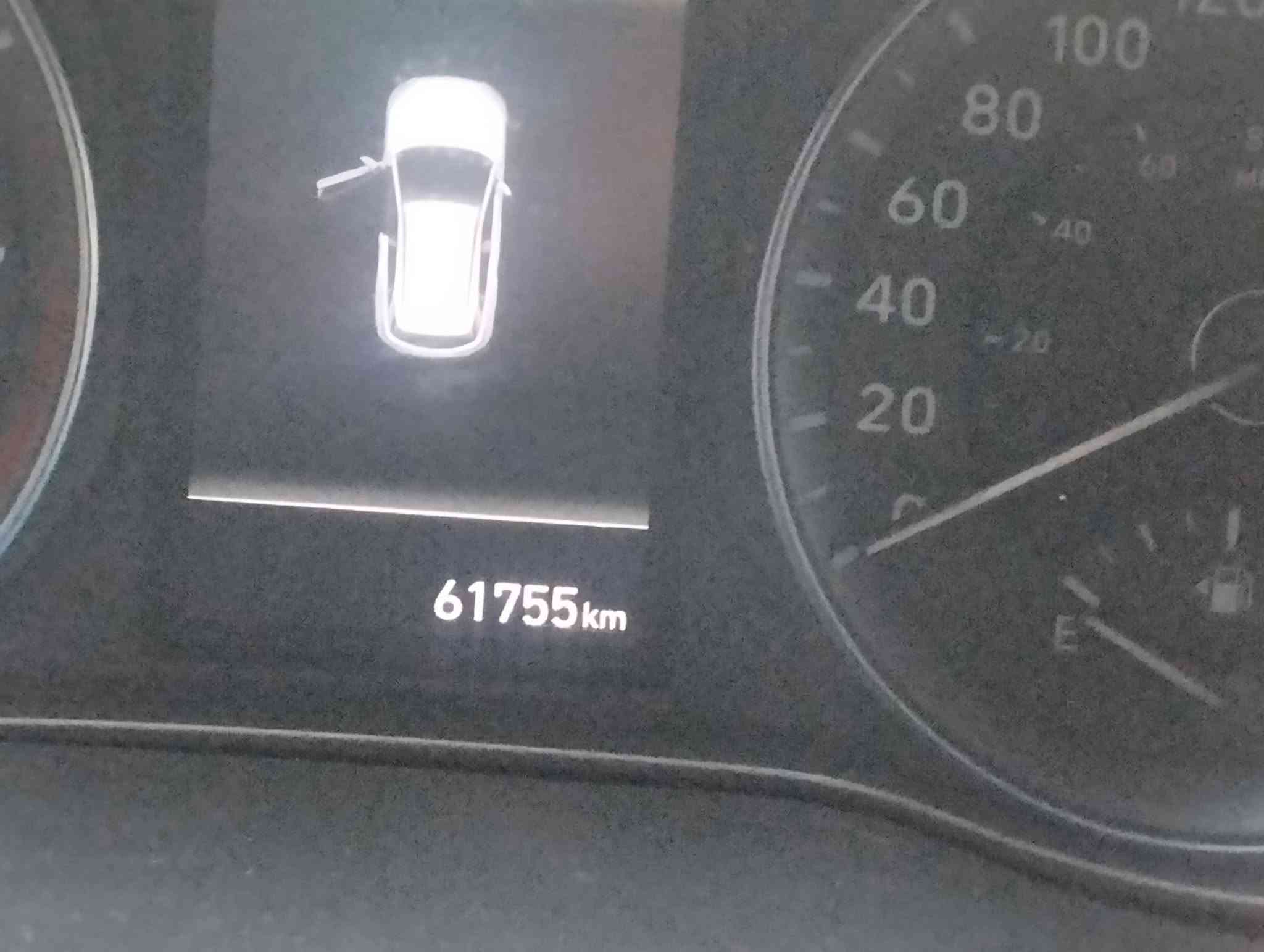 السلام عليكم 
هيونداي كونا موديل 23 
وارد امريكي 
محرك 2000
4 سلندر 
ماشيه 60KMالف
ضررها: البنيد مبدل 
الجاملغ الامامي الأيسر مبدل
و شوي بارد
السعر 177
للتواصل ***********
