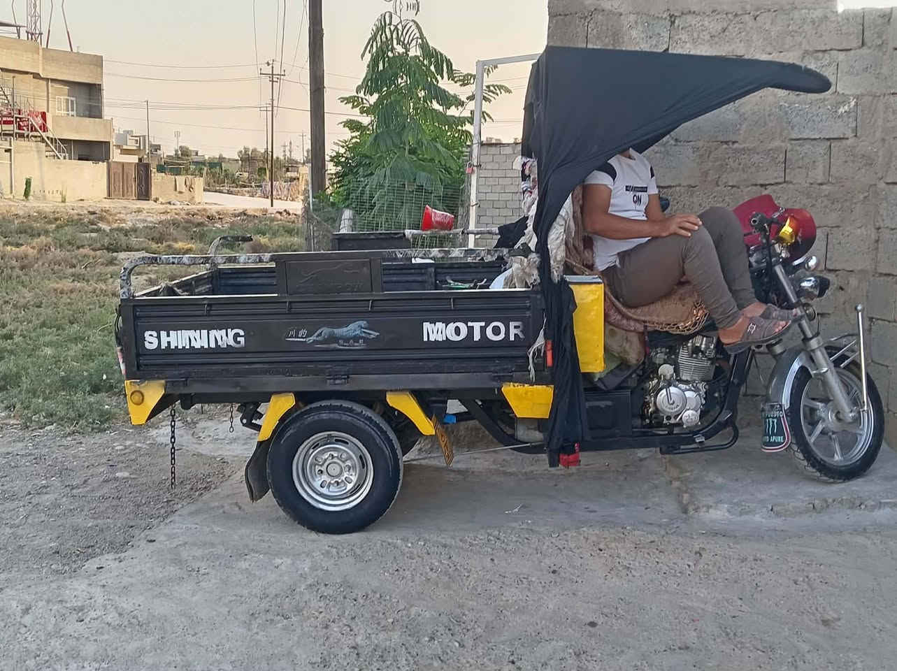 سلام عليكم شباب عندي هاذ ستوت لا بيع موديل 19 محرك 24شرط عيب واحد ركبه طاكه بس ستوت جاهزاه *********** بس شراي يخابر سعر مليون 250وبيه مجال قليل
