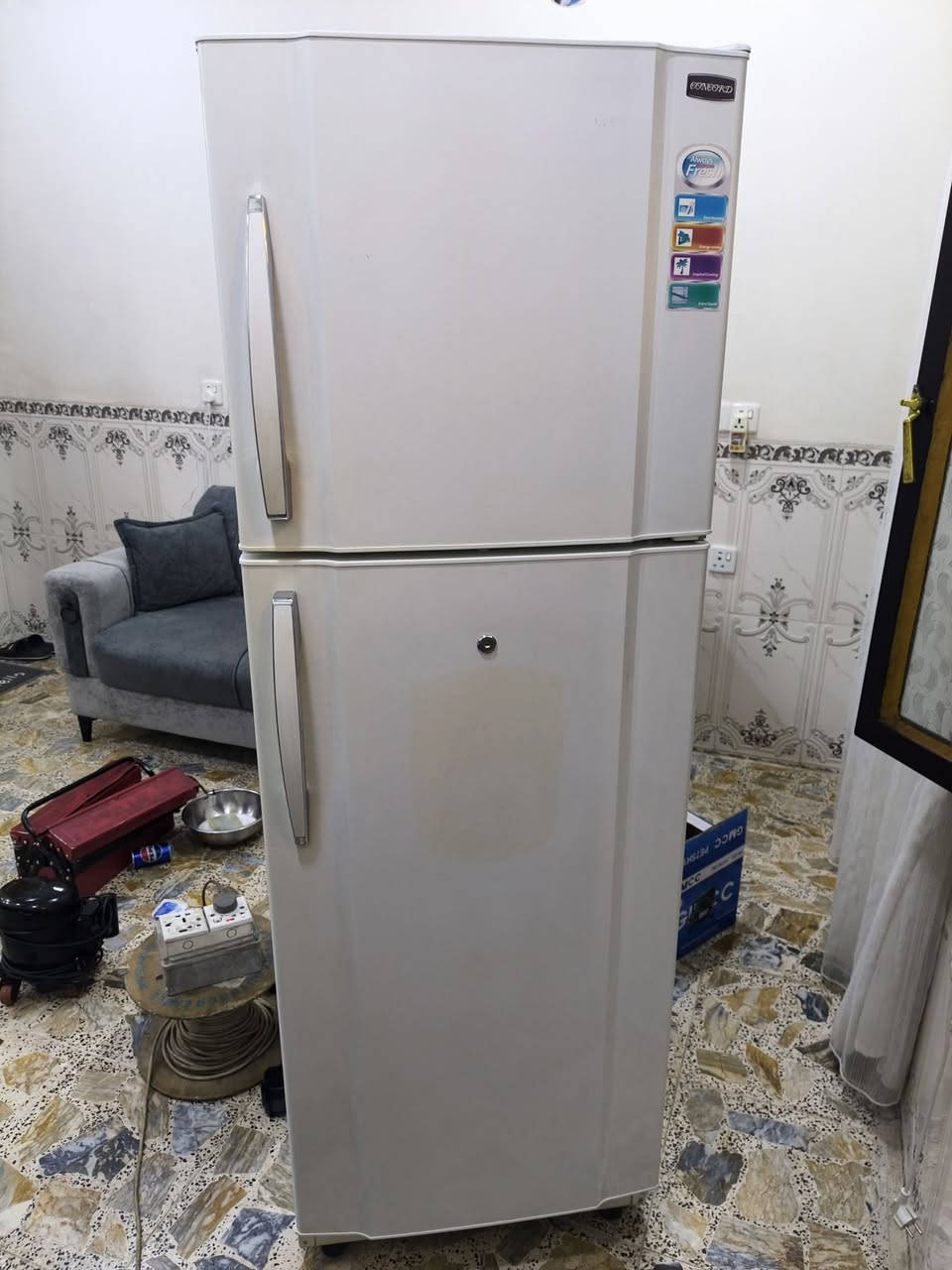 🔧 صيانة ثلاجة نوع كونكورد اللبناني
تم فحص الثلاجة وتشخيص العطل، وتبيّن وجود دمج في ملفات الضاغط (الكمبريسر)، وتم بحمد الله استبدال الضاغط مع القيام بـ تنظيف المنظومة بالكامل وإجراء الصيانة اللازمة، حتى عادت الثلاجة للعمل بصورة طبيعية.
📍 مكان الصيانة: منطقة العلاوي – بغداد
📞 للاستفسار والحجز – واتساب: ***********
***********
🚐 صيانة موقعيّة داخل بغداد – الكرخ والرصافة
