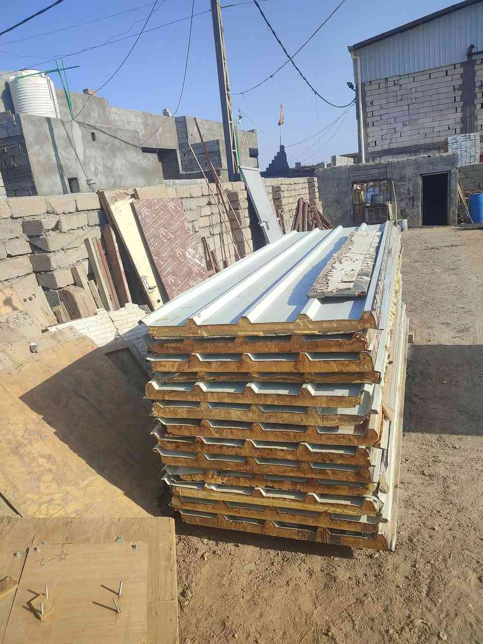 تر السلام عليكم يوجد سندويج جديد ما مستعمل الطول 3 متر و 3ونص  سندويج جديد و ثقيل سعر الم10 قفله مكاني بلهوير منطقت الخاص ***********

