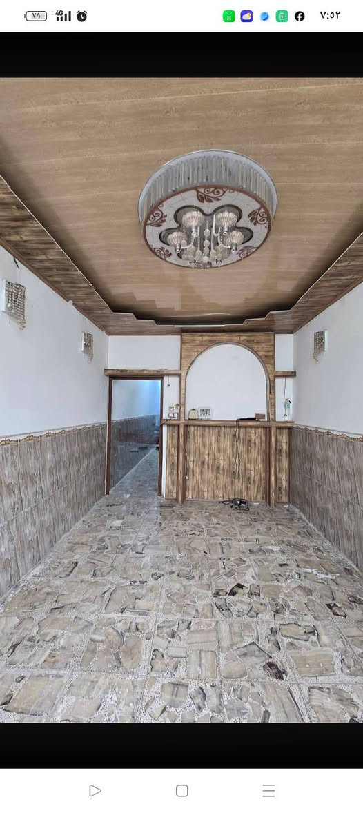 🏠🔥  بيت جاهز للسكن  للرهينه  🔥🏠
📐 المساحة: 100 متر
📍 الموقع المميز:
شارع المطار القديم
📌 الفرع المقابل لإنشائية سيف الدليمي
🚶‍♂️ يبعد عن الشارع العام 50 متر فقط
✨ بيت نظيف وجاهز للسكن فوراً
🏡 يتكون من طابقين:
🔹 الطابق الأول:
غرفة + صالة + مطبخ + استقبال
🚿 صحيات داخلية وخارجية
🔹 الطابق الثاني:
غرفة + صالة كبيرة
💰 السعر المطلوب: 13 مليون دينار فقط

📞 للاستفسار ومعرفة التفاصيل، الاتصال 
***********
