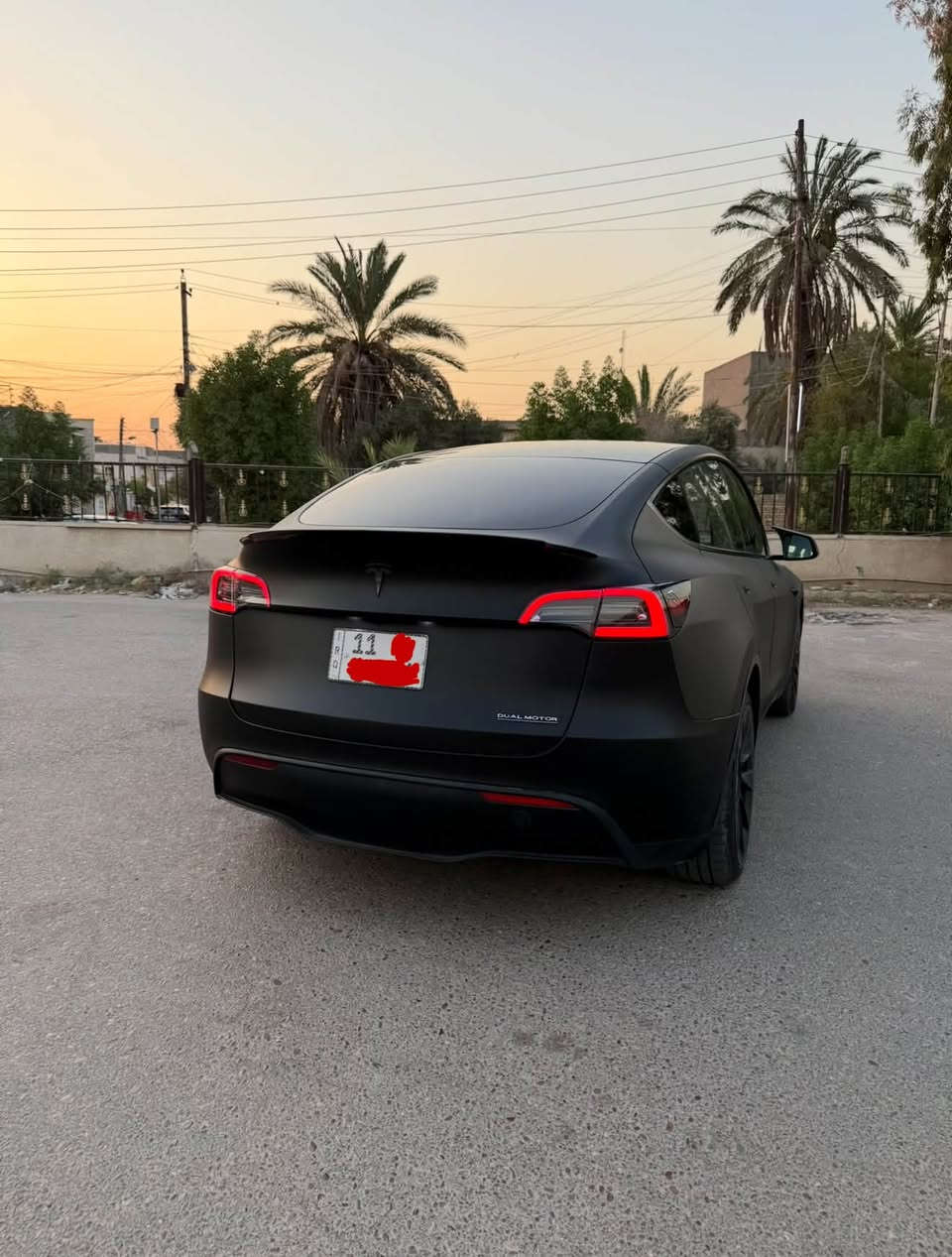سيارة للبيع 
TESLA Y 2023 
تسلا موديل Y Long Range موديل 2023
المحرك: كهربائي بالكامل⚡️
Dual motor online 
داخل مغلف لون ابيض ⚪️
7 راكب 
بطارية كبيرة
تمشي بالشحنه 560KM
بدون ايرباك
لون اسود مغلفة PPF اسود طافي 
ماشية 64000 ml
⚫️حادث ضربة خفيفة موجودة بالصور
⚫️تفاصيل اكتر اتواصل على الخاص او رقم موجود 
‎📞رقم تواصل *********** واتساب
