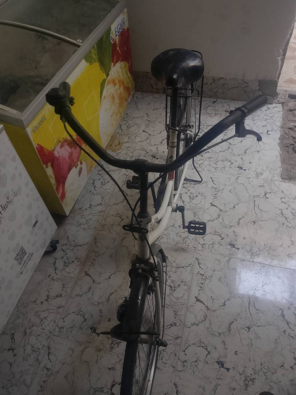 سلام عليكم أخوان بايسكل حاويه نزلته قبل شهرين من وليد ابك  استعملته اسبوع وتركته لان اكثر شغلي بل دراجه وما احتاجيته موديل 2015 بايسكل بلادي بل كامل للبيع ب 110 التواصل خاص او اتصال على الرقم ***********
