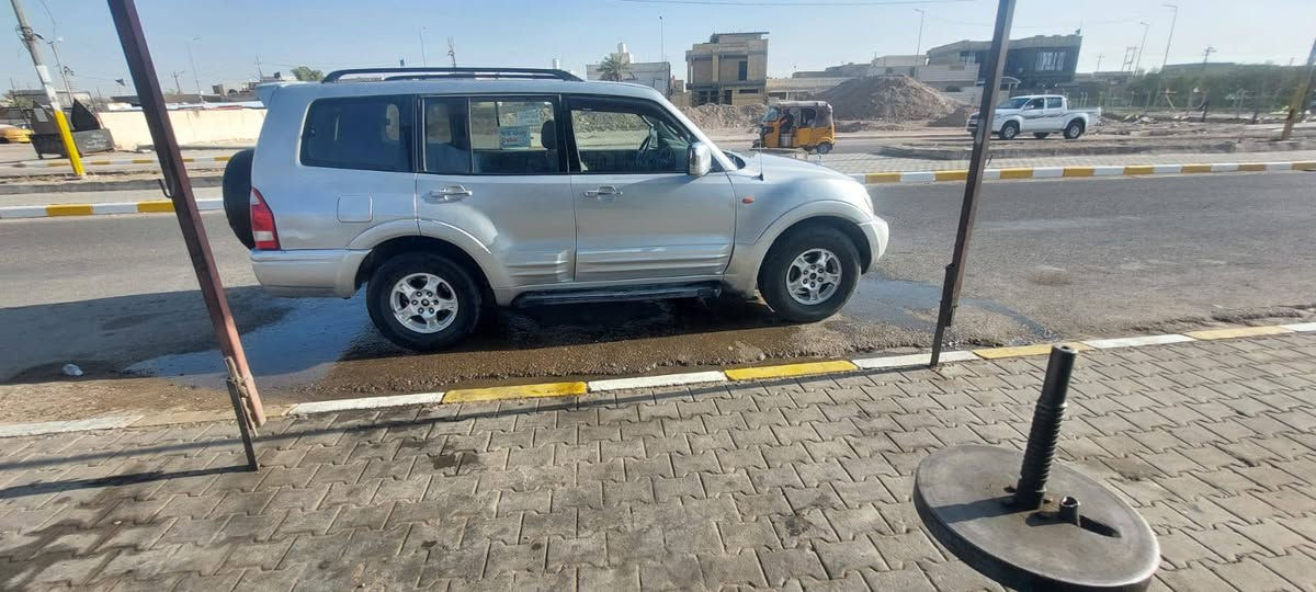 باجيرو خليخي بدون ضربه صبغ عام 
مكينه 3000 قتصاديه 
تبريد 3 قطع 
مراوس مراوس مكاني العمارة 
***********
