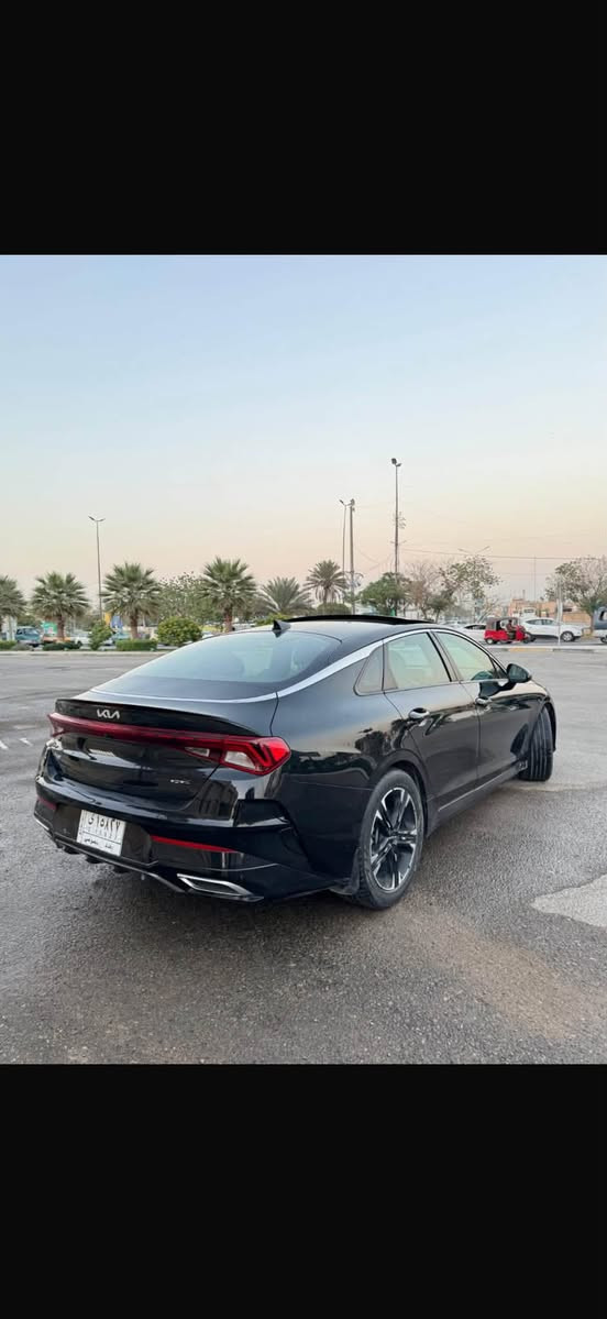 سلام عليكم
للبيع كيا K5 موديل 2022، السيارة
✨ المواصفات:
 الموديل: 2022
 اللون: أسود ملكي
 الفئة: فول مواصفات (اعلى درجة) - بانوراما، بصمة، شاشة كبيرة، كاميرا، جلد، كشنات تبريد وتدفئة، رادار، تحديد مسار، وغيرها الكثير من المواصفات الفخمة.
 الحادث: موضح بالصور المرفقة (ضرر بسيط في الدعامية الأمامية والبنيد وتم تصليحهما بقطع أصلية).
 السنوية: باسم معوقين بغداد (سنوية نافعة وجديدة).
💰 السعر: 138 ورقة (13,800 دولار أمريكي).
📝 ملاحظة: السعر قابل للتفاوض البسيط للجادين بعد المعاينة.
📍 المعاينة: كربلاء - البوبيات.
للتواصل والاستفسار يرجى الاتصال على الرقم: [***********] أو مراسلتنا عبر الخاص.
#كيا #كيا_K5 #للبيع #سيارات_للبيع #كربلاء #البوبيات #بغداد #معوقين #فول_مواصفات
