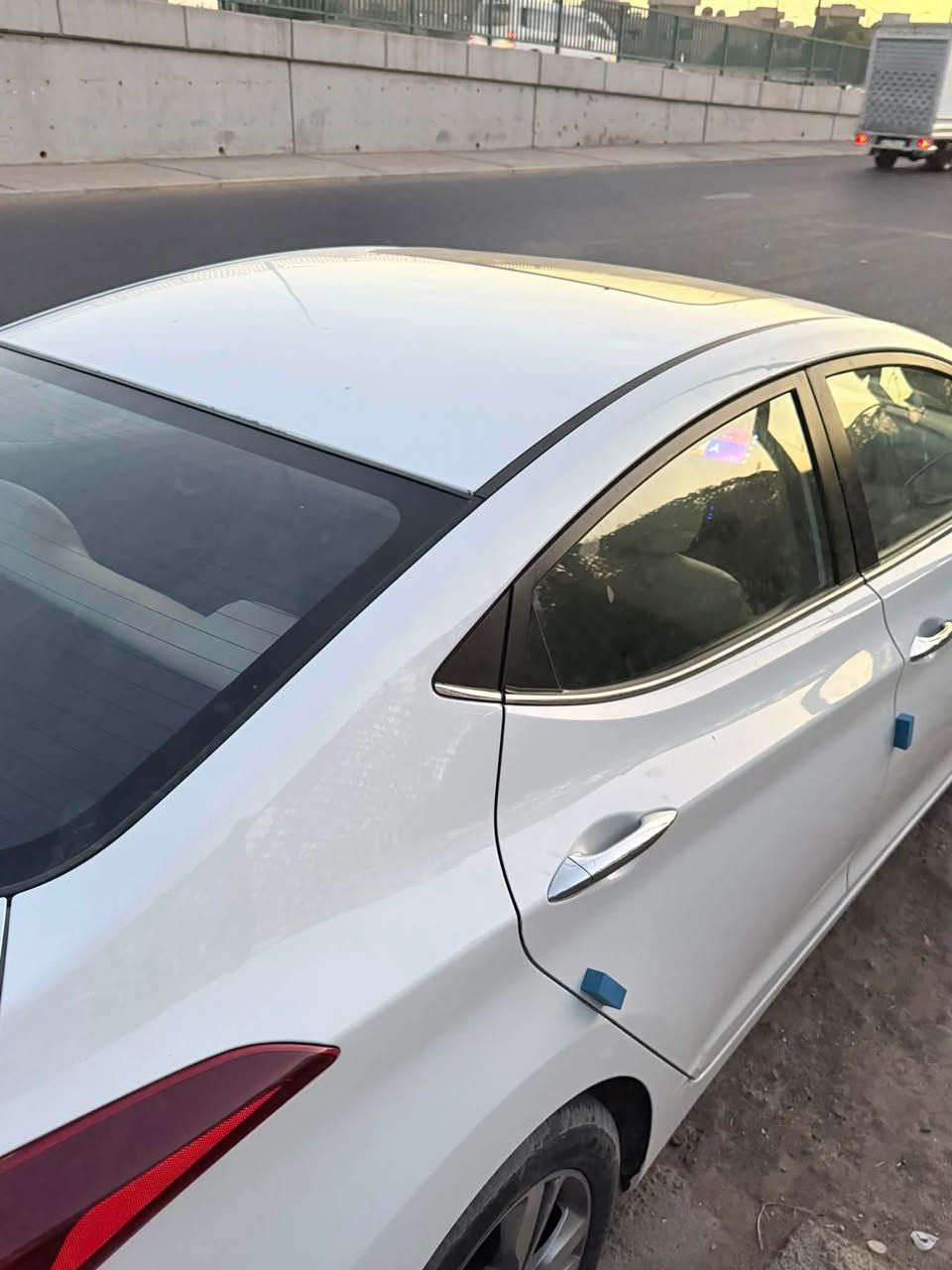 النترة ٢٠١٦ خليجي مكفول من الضربة مكينة ١٨٠٠ ماشية ٢٠٠بيهة صبغ قليل بل جاملغ الايمن اثر شخط بسيط جداً مابيهة اي داخل مكينة ممفتوحة كير ممفتوح تبريد صدر جاهزة سيرفس ممشتغل بيهة رصعات قليلة بل قمارة السعر ١٢٠ مجال بسيط جداً مكاني بغداد حي العامل***********
