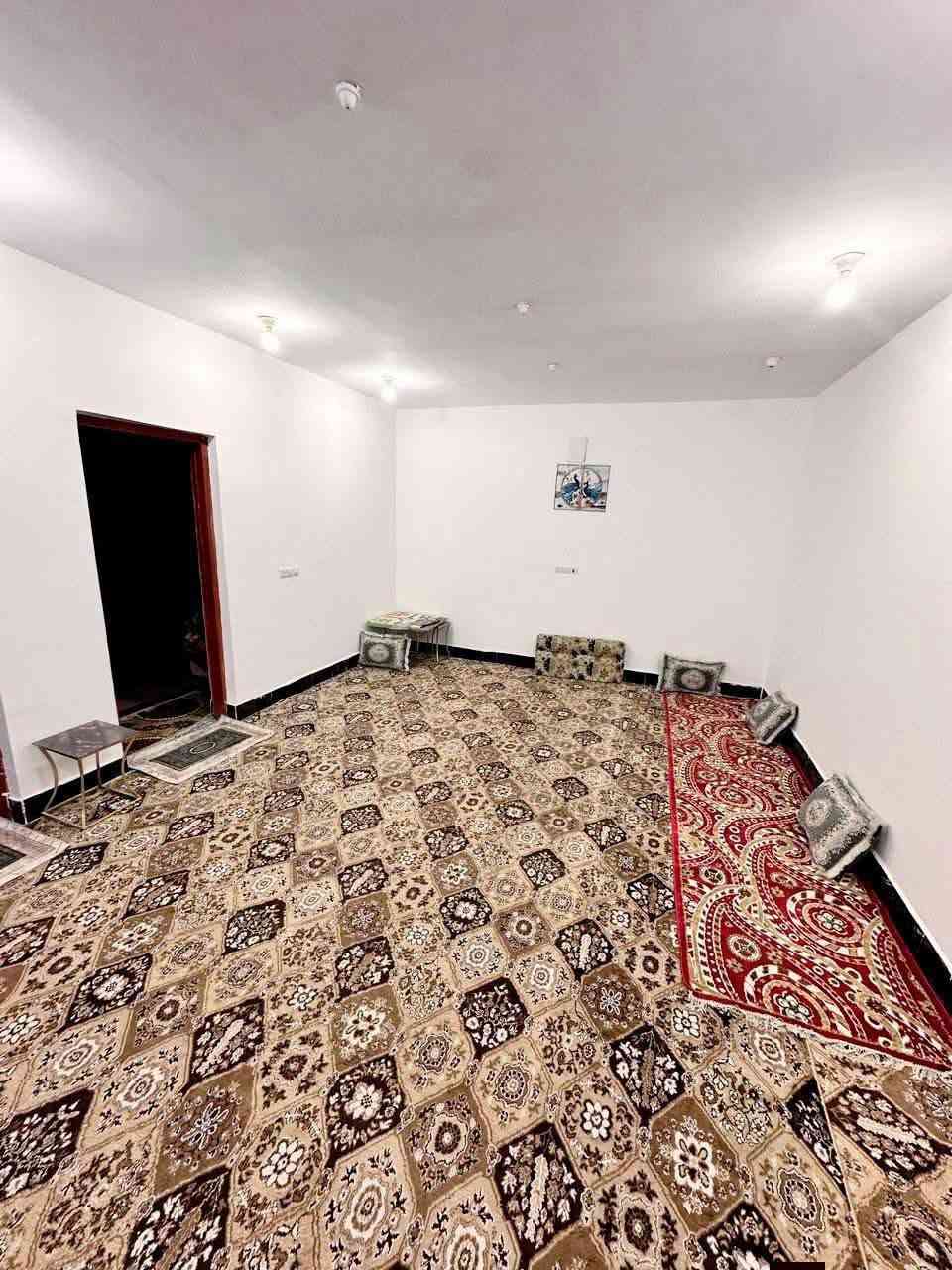 #فرصة_مميزة_بسعر_مناسب

🏡 بيت للبيع – في منطقة حي موسى الكاظم ( ع )

📍 الموقع: قرب  محطة الكهرباء الثانية 

📐 المساحة: 228 م². ركن

🔹 الطابق الأرضي:
• براني
• غرفة نوم
• صالة
• مطبخ
• صحيات داخلية وخارجية
• كراج

🔹 الطابق الثاني:
• 4 غرف نوم
• صالة
• صحيات عدد 2

🏗️ البيت مشتغل بيه حفر وحدل، والأساس شريطي 50×50.

🔄 يرهم  مراوس بقطعة أرض في الجربوعية الـ6000 أو منطقة الـ36، مع دفع الفرق حسب الاتفاق.

📸 💰💰لمعرفة السعر  اكتب تم في التعليقات او اتصل ع ارقام المكتب

عنوان المكتب:
الجربوعية ال6000 – شارع حيدر الحداد – مقابل مدارس العتبة.
 
 للتواصل على الأرقام:

📞 ***********
📞 ***********
