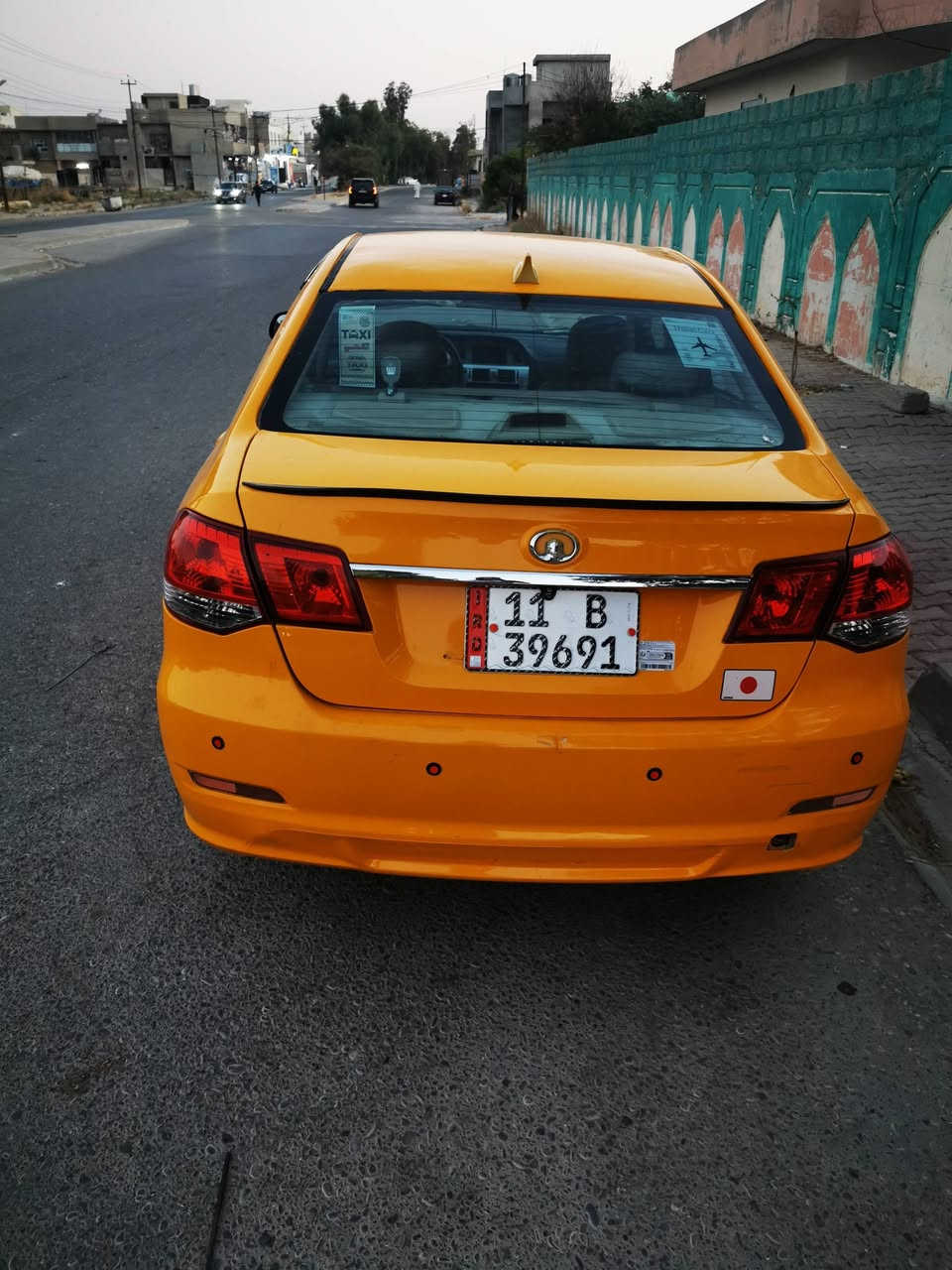 السلام عليكم كريت ويل موديل ٢٠١٢ سياره بدون ظربه فقط تصفيه رقم بغداد دولي بسمي هيئه غرامه صفر محرك بيه بخار تبريد ثلج صدر جديد تخم تاير جديد شاشه كامره السعر ٤٠  وبيها مجال قليل شراي خابر ***********  عنوان كركوك حي النداء
