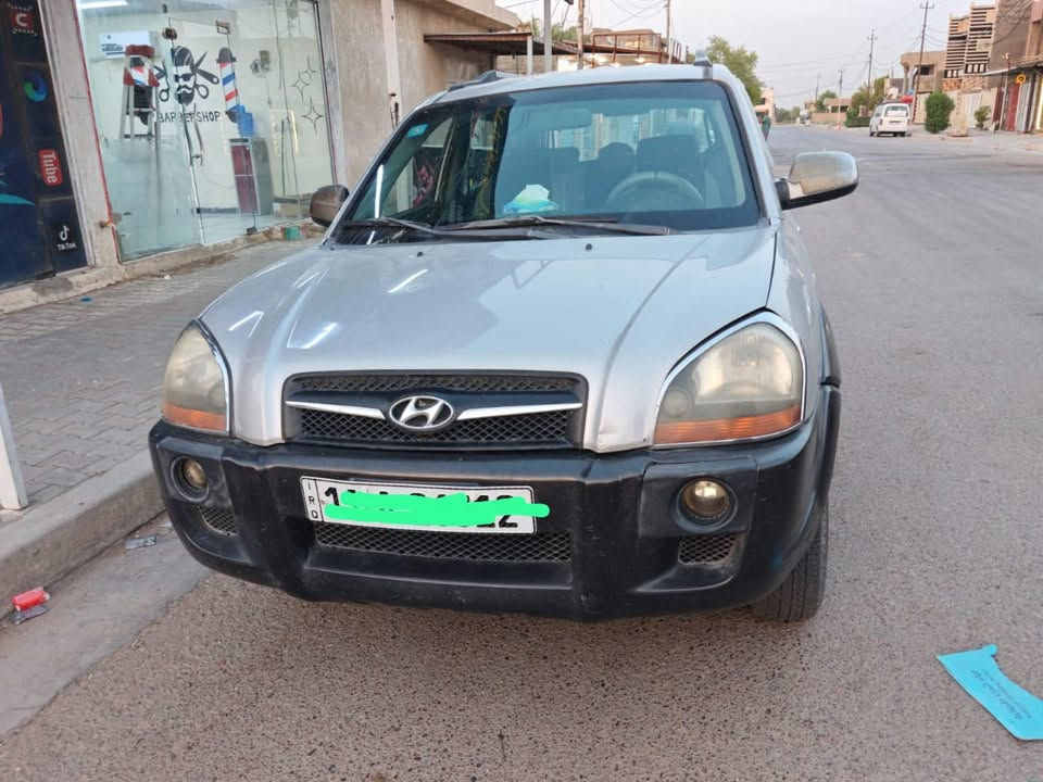 السلام عليكم توسان 2009 محرك الفين خليجي بيها ملاحظات خفيفه سعر 105 وبيها مجال للشراي مكاني بغداد المحمودية ***********
