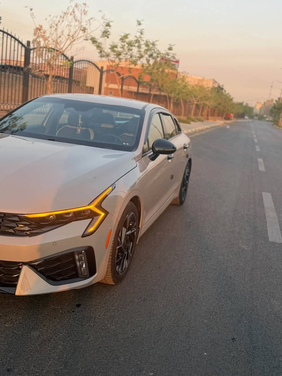 𝟐𝟎𝟐𝟓 𝐊𝐈𝐀 𝐊𝟓-𝐆𝐓.𝐋𝐈𝐍𝐄

Kia K5-GT.LINR مودیل : 2025

رقم اربيل  جديد تحويل مباشر باسمي 
مكان السيارة بغداد 
اللون : اسمنتي 

عداد المسافة : 26  الف مايل 
حجم المحرك : 2.5L ( 4,سلندر )  

كافة الايرباكات سليمة 100%✅

المواصفات : 𝐆𝐓.𝐋𝐈𝐍𝐄
فول فول مواصفات ١/١ عدا بانوراما 

كيج الكتروني
بصمة ابواب
بصمه تشغيل
سماعاتBoss
تشغيل عن بعد ,𝐑𝐄𝐌𝐎𝐓𝐄 𝐒𝐓𝐀𝐑𝐓
شاشة دشبول ديجيتال
شاحن وائر ليس
كاميرا
هاند بريك بصمة
اوتو هولد ،𝐀𝐔𝐓𝐎 𝐇𝐎𝐋𝐃
اوتو ستارات،𝐀𝐔𝐓𝐎 𝐒𝐓𝐀𝐑𝐃
اوتو ستوب ,𝐀𝐔𝐓𝐎 𝐒𝐓𝐎𝐏
رادار امامي (تحديد مسار)
رادار جانبي  (نقاط عمياء)
رادار خلفي (التحذير من الاصطدام)
حساسات امامي 
حساسات جانبي
حساسات خلفي
نظام ,𝐄𝐂𝐎
نظام ,𝐍𝐎𝐑𝐌𝐀𝐋
نظام ,𝐒𝐏𝐎𝐑𝐓
تحكم استيرن
استيرن تدفئة 
كشنات جلد
كشنات كهربائي 
كشنات تدفئة 
داخل سياره اسود و ابيض
تبريد لمس
تبريد مركزي 
لايتات 𝐋𝐄𝐃 ليد عدسة زينون بيلادي
بكلايتات 𝐋𝐄𝐃 ليد بيلادي
ويل كروم

الحادث: 
نخريب فقط بدون دواخل بدون شواصي بدون ايرباك 
عندي سونار مالها 
تفاصيل اكثر الاتصال علی ارقام التاليه
☎️ ***********
السعر 190 و بيها مجال بسيط
