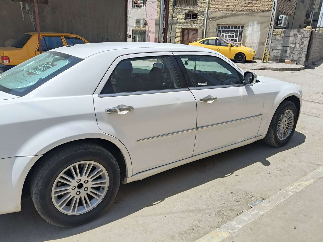 اوباما 2010 كنديه محرك  3500   ومكفوله گير ومكينه تحكمات كشن وشاشه تحكم لمس وكامره خلفيه مع دوران وحساس مبدل صالصه مبدلات رديتر جديد منظومة زنون شرط نهار خير من الله   حساسات كله تبديل فيتبام  ابلادي وبارد  الجاملغ الامامي الاباب بي قليل خياس  موجوده صورتها 
تبريد ثلج تخم تايرات جديد و ويلات جدد
الرقم  بصره السنويه بأسمي ما ساقطه  تحويل ثاني يوم مروس حساب القناعه
***********
