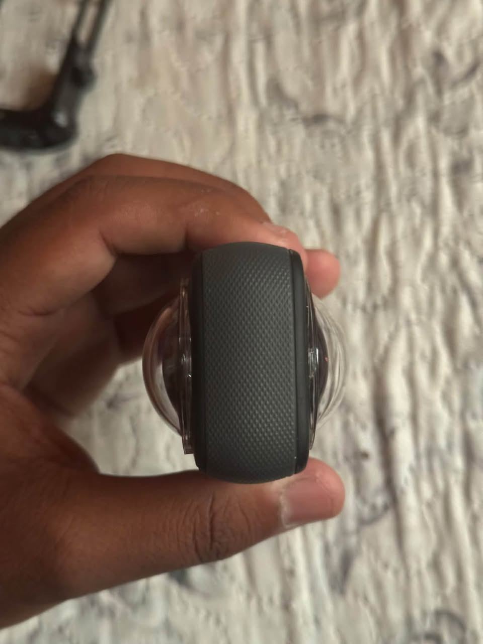 للبيع كامره انستا 360 X3 اخت الجديد فول نظافه
ملحقاتها عصا مترا او نص + درع اصلي من شركة smallrig +الكيبل الاصلي 360+ بيها لزكة شاشه + حمايه للعدسات العنوان بغداد الدوره او ماعندي توصيل الي يريدها يجي ياخذه من باب البيت السعر 350 قفل قفل بدون عمله  ما متواجد بل فيس الشراي يتصل ***********
