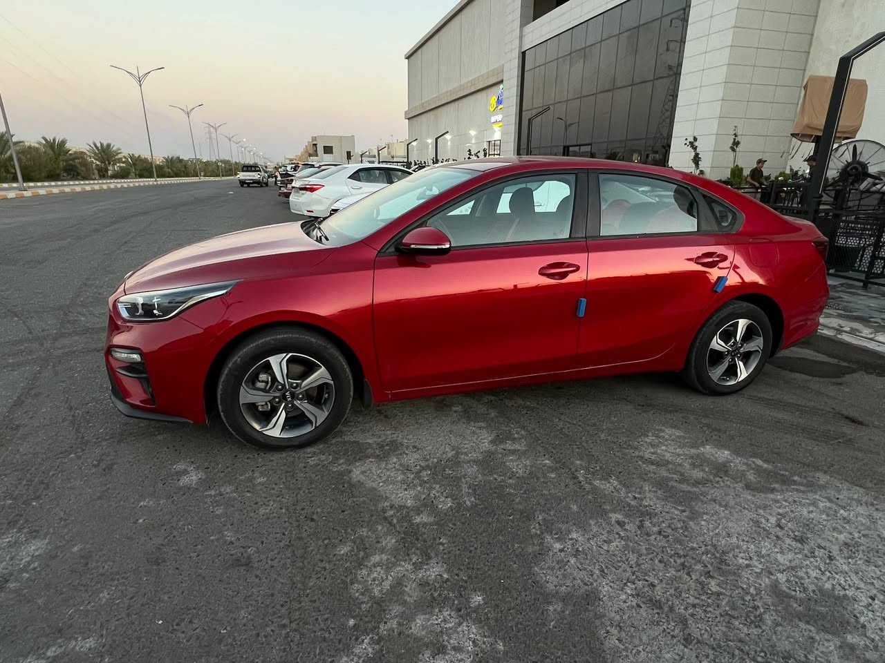 🚘 للبيع كيا سيراتو موديل 2021 مكفوله كفالة عامه من الصبغ والبارد والحالوب كير محرك تبريد صدر تخم تاير بشرط سيارة جاهزة 

💰 السعر: [132] وبيها مجال 
📍 المكان: [صلاح الدين تكريت]
📞 للاتصال: (***********)
